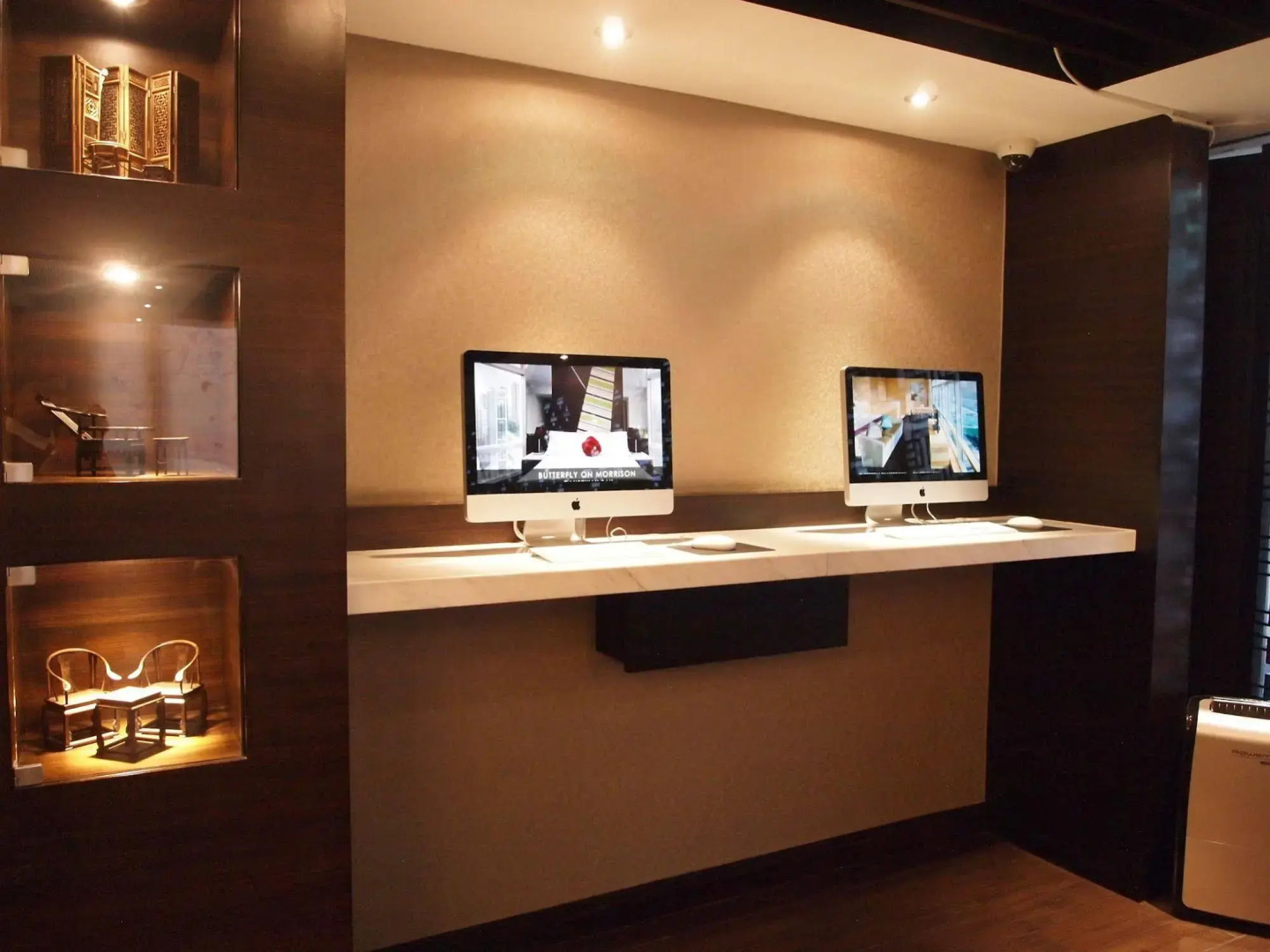 Butterfly on Wellington, Central