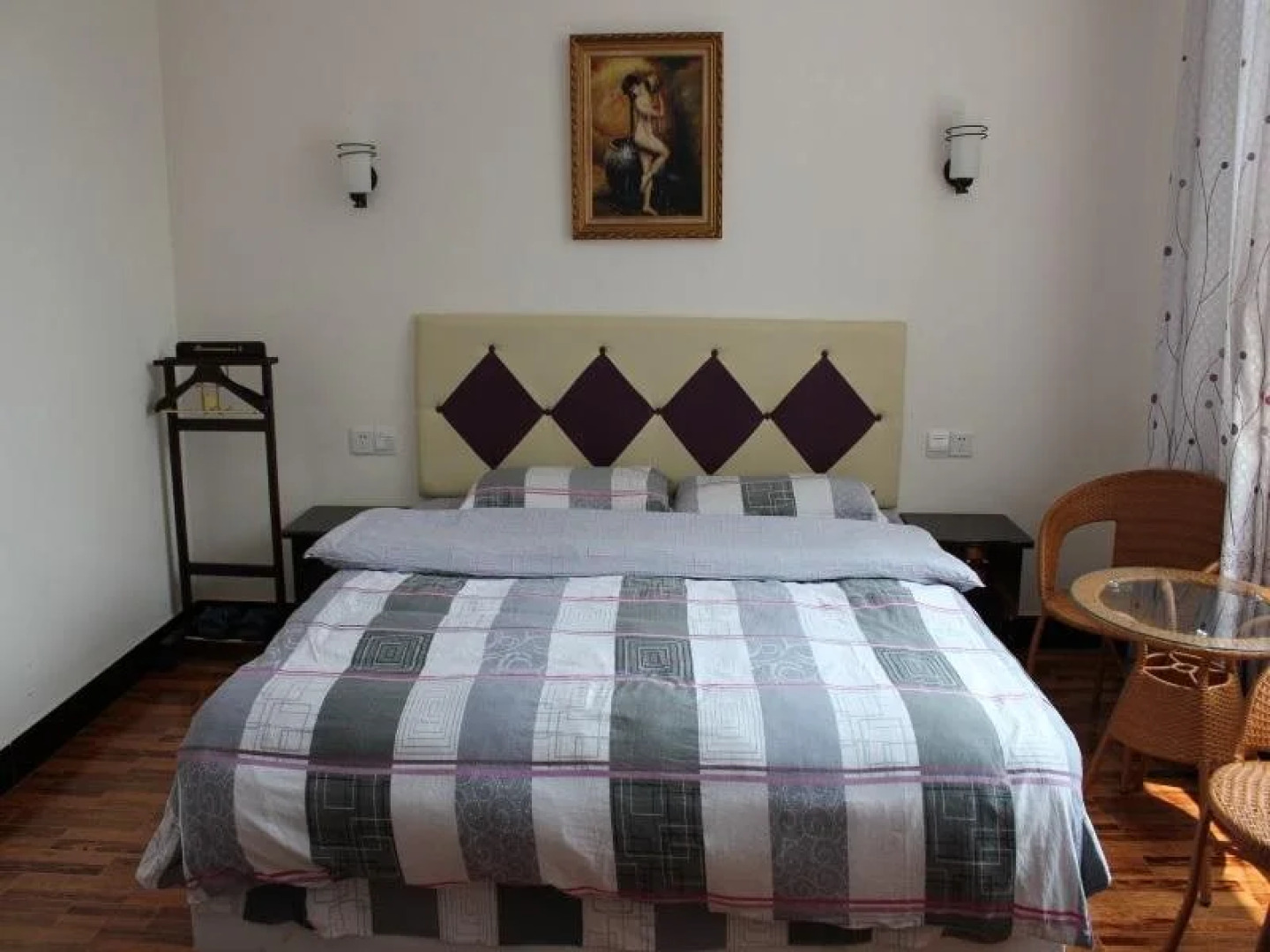 Zhangjiajie Base Area International Youth Hostel