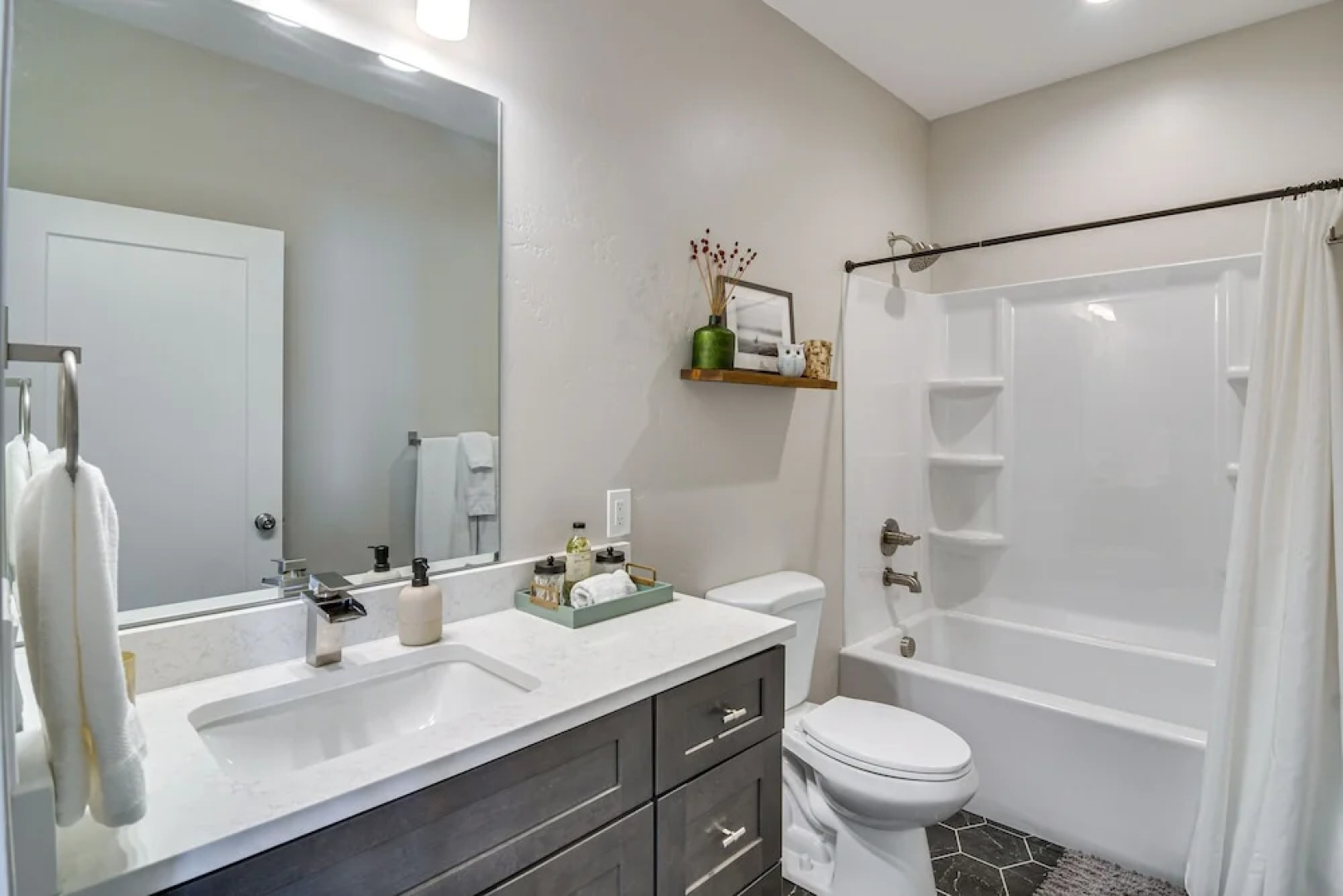 Granby Retreat w/ Community Pool: Ski-in/ski-out!