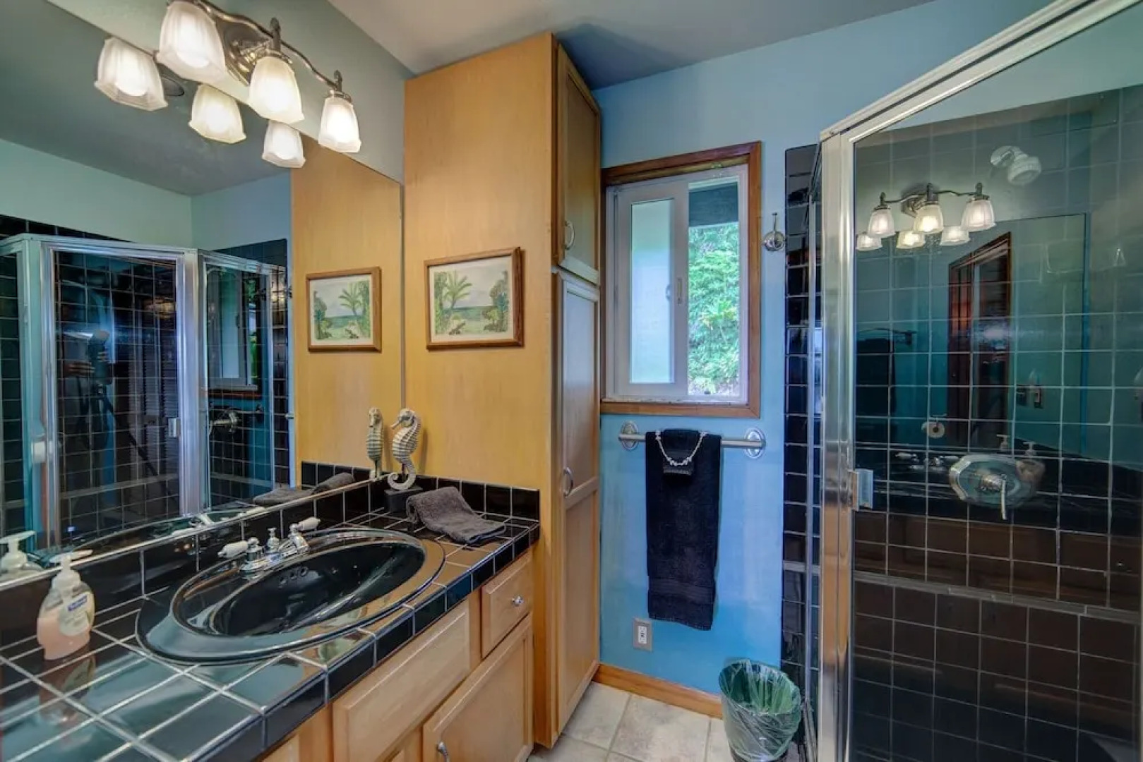 Hale Hamakua 3 Bedroom Home by RedAwning