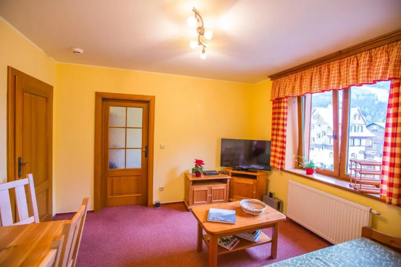 Happy House Apartments