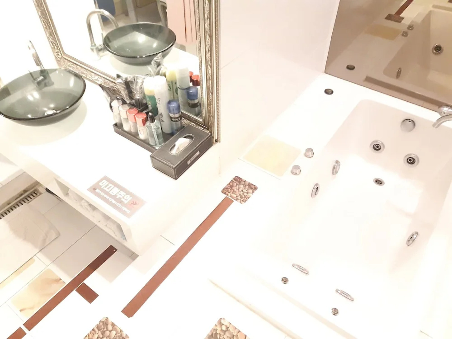 Danyang Riverside Hotel