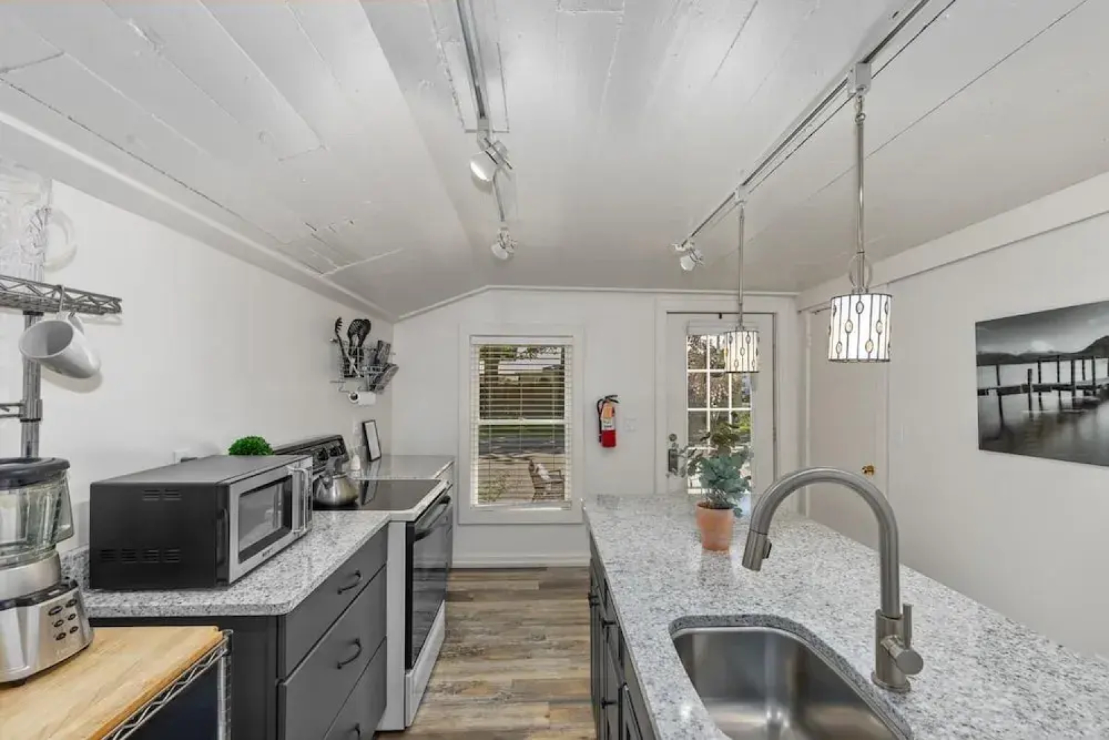 Hummingbird - One Bedroom Apartment, Sleeps 2