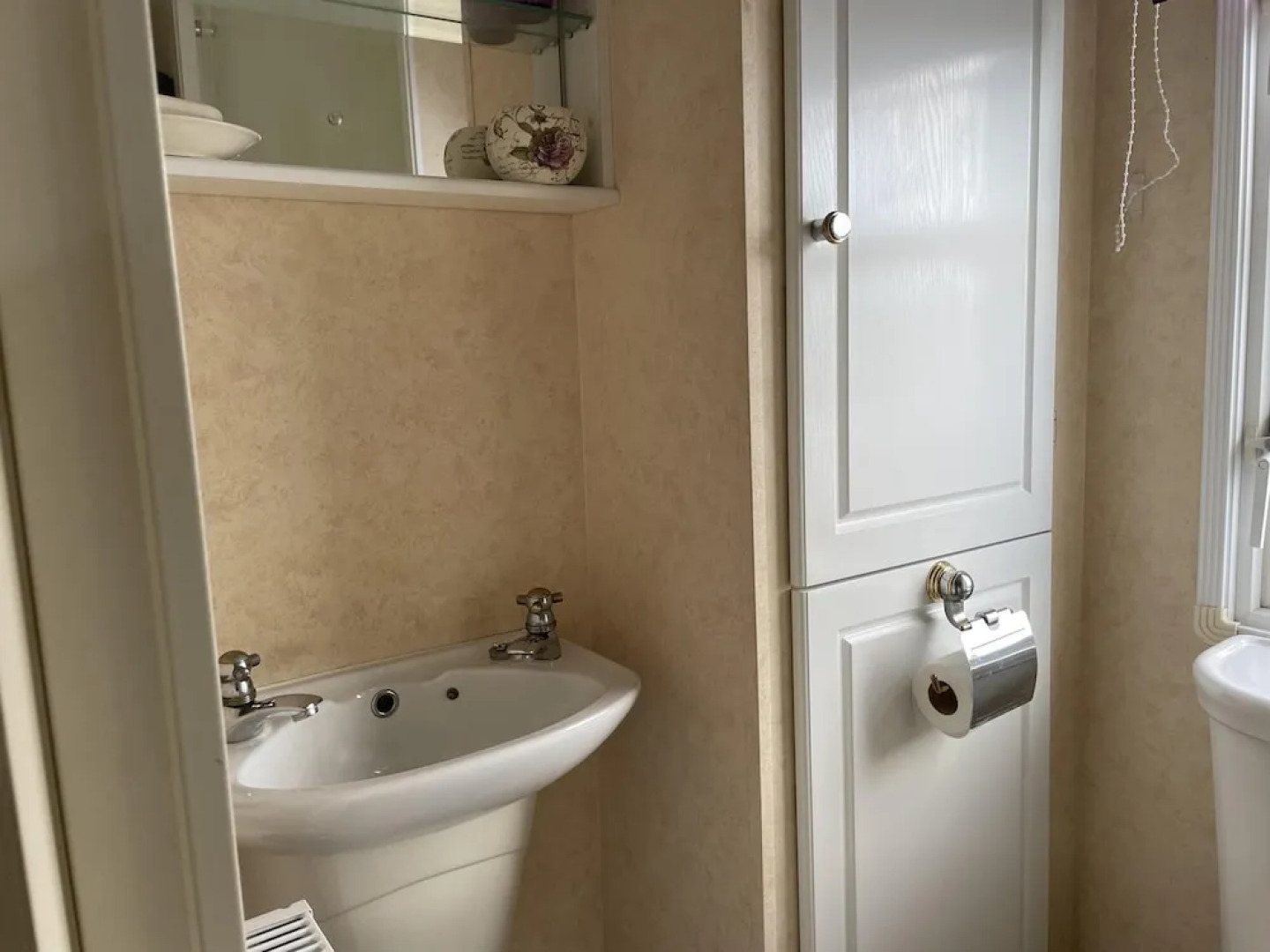 Captivating 2-bed Static Caravan on Private Land