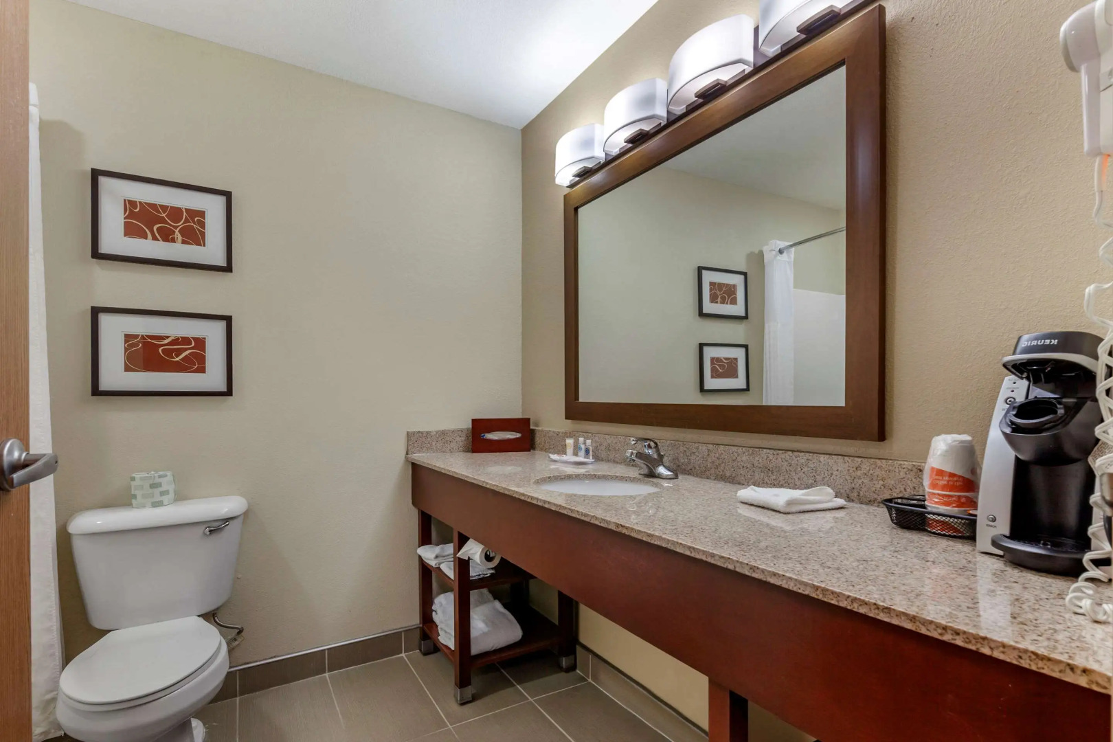 Comfort Suites Delavan - Lake Geneva Area