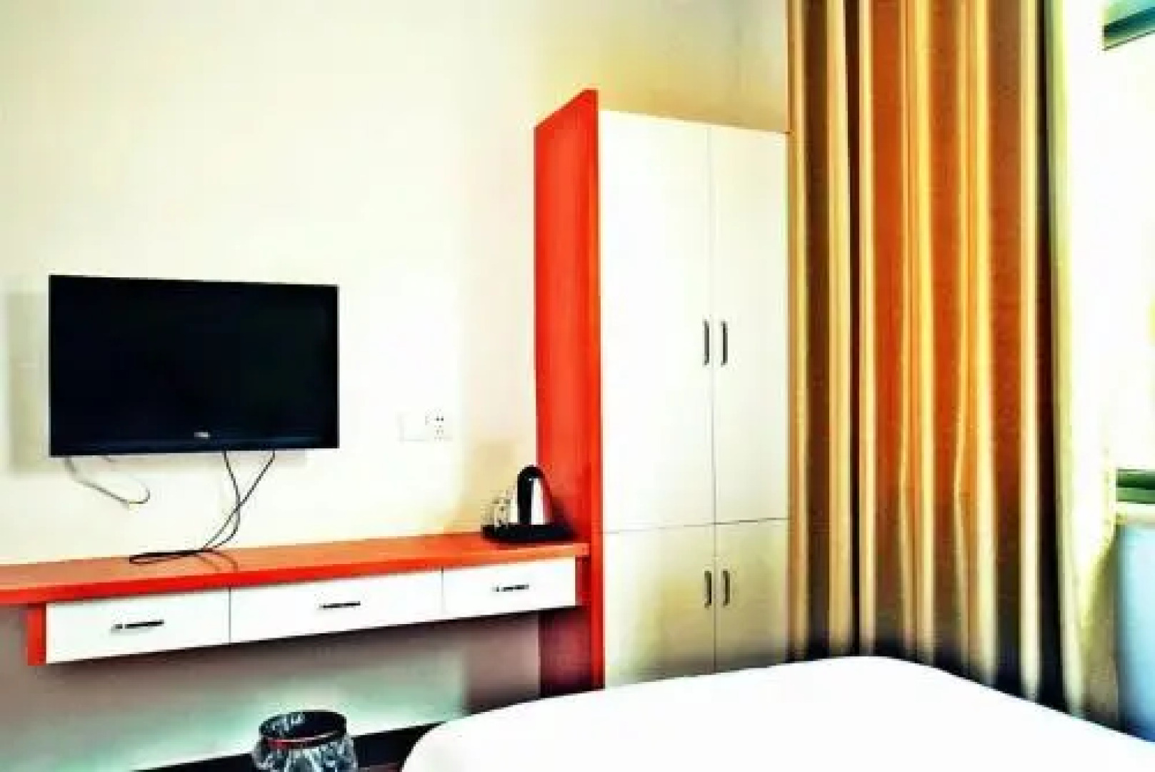 Freedom Bay Yujia Inn