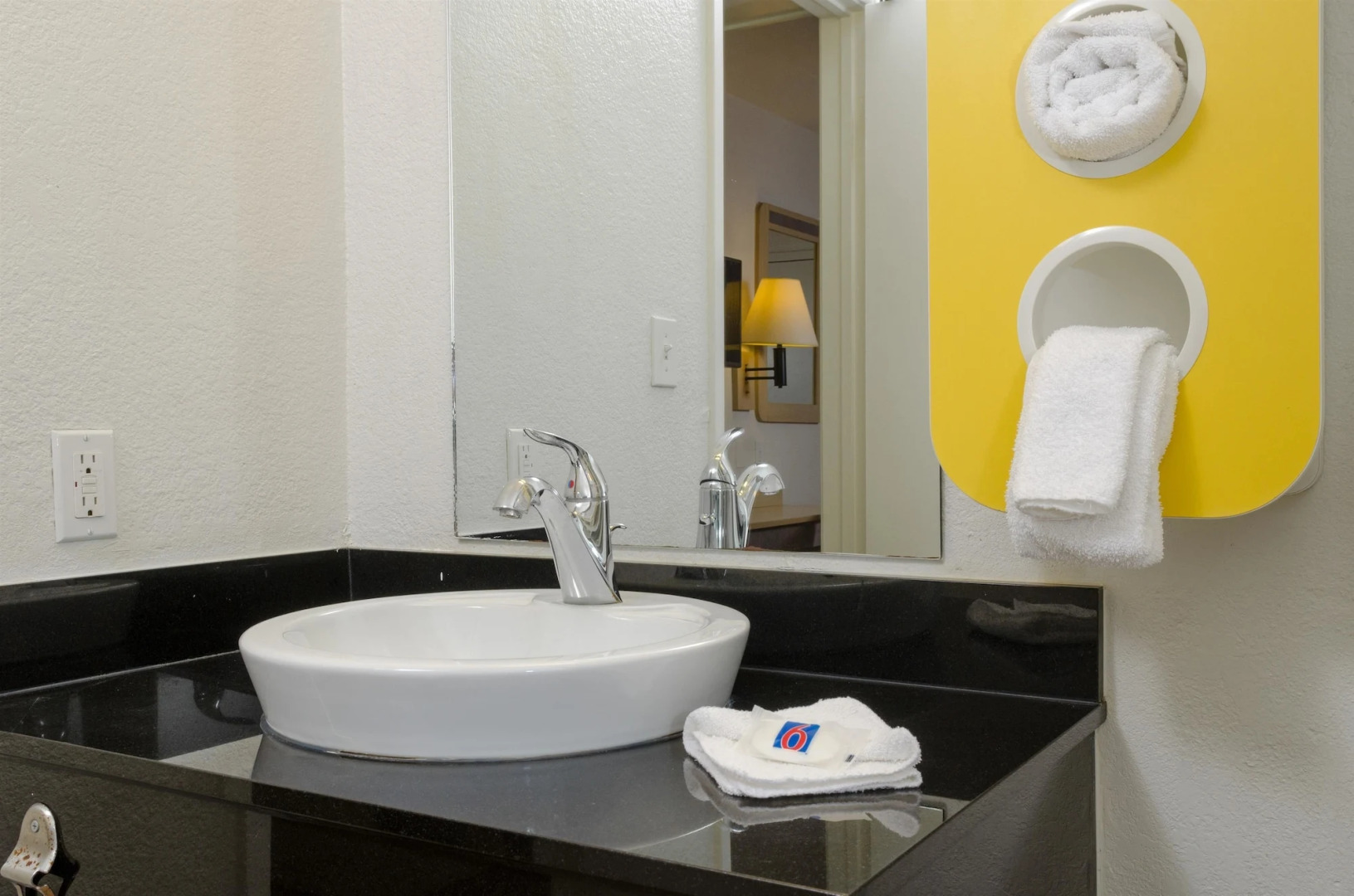 Super 8 by Wyndham Turlock