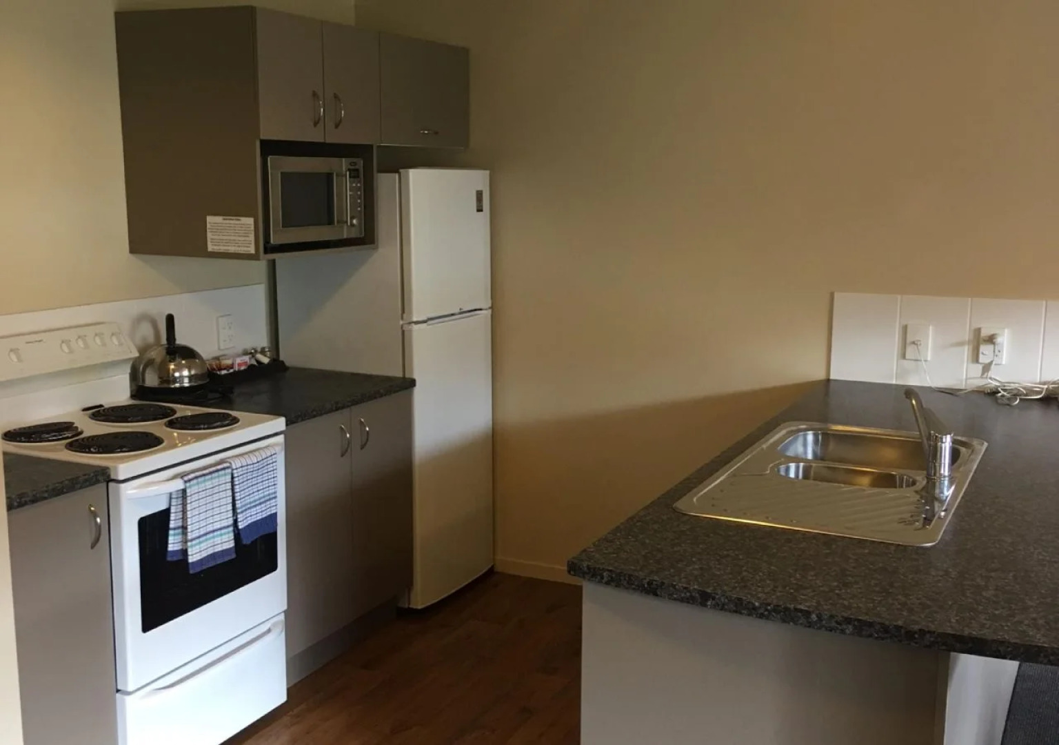 Woodlands Motels and Apartments