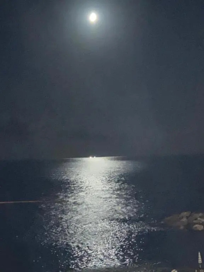 Casa Sea Life, Beachfront with Parking