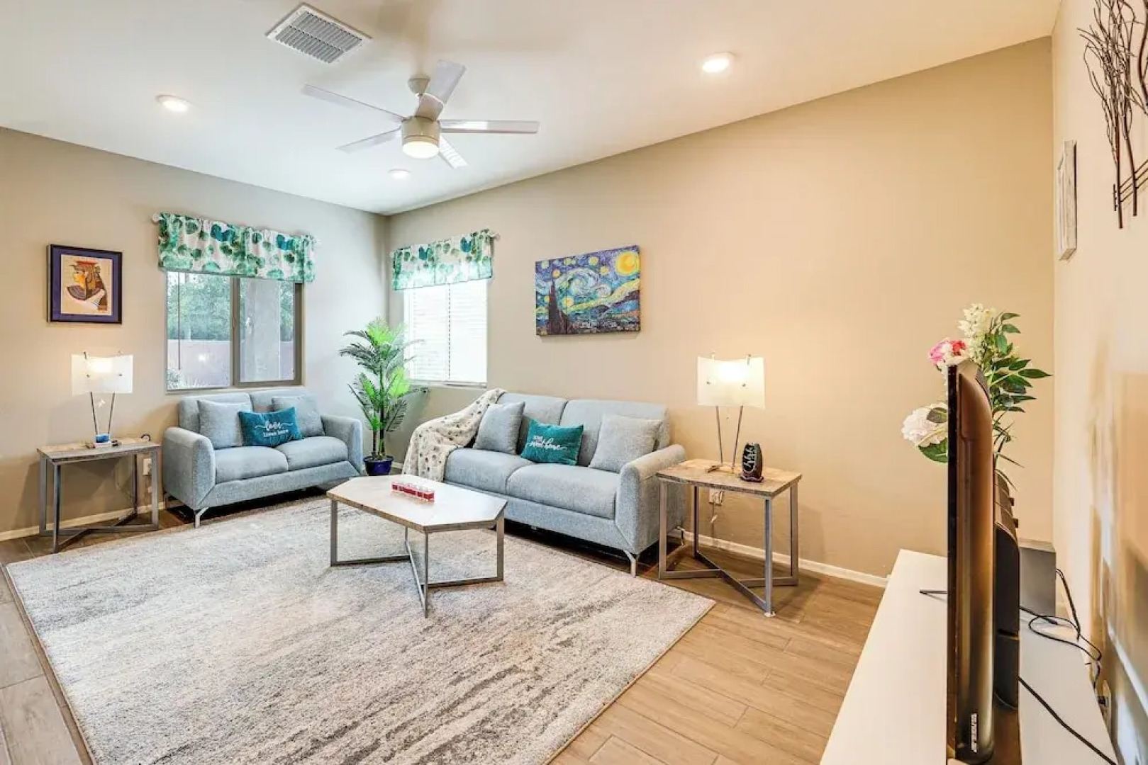 Quiet Casa Grande House Next to Villago Park!