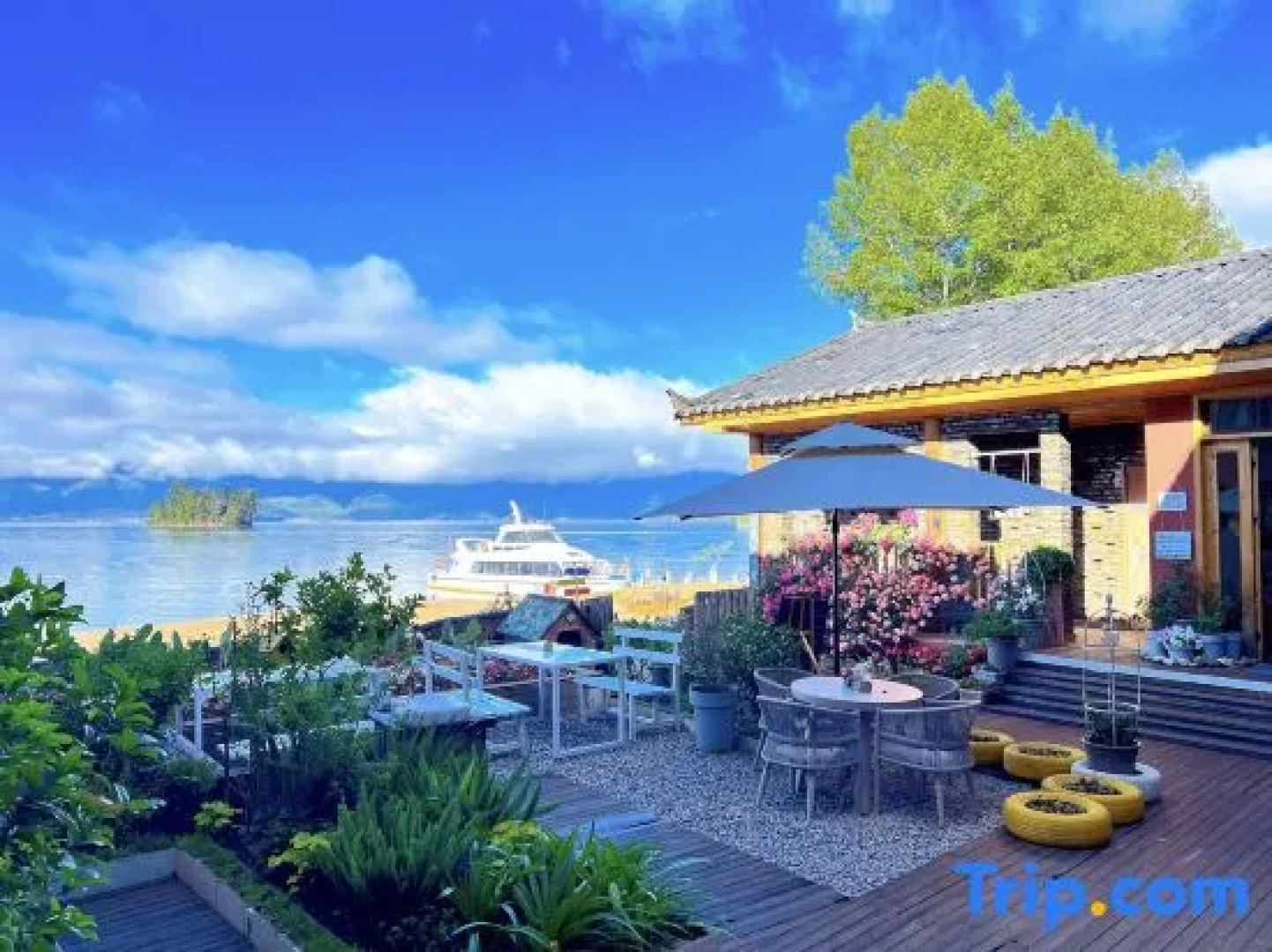 Nibawo Muchen Hostel