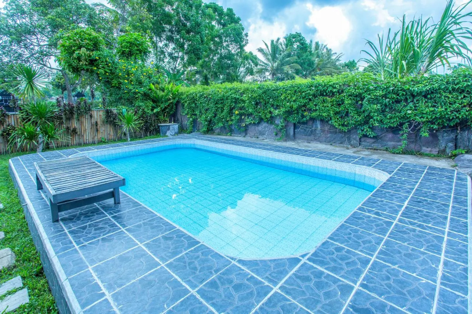 OYO 2196 Edriyan Bungalow