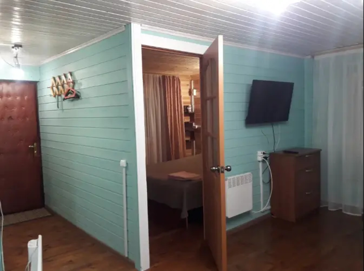 Домик у озера