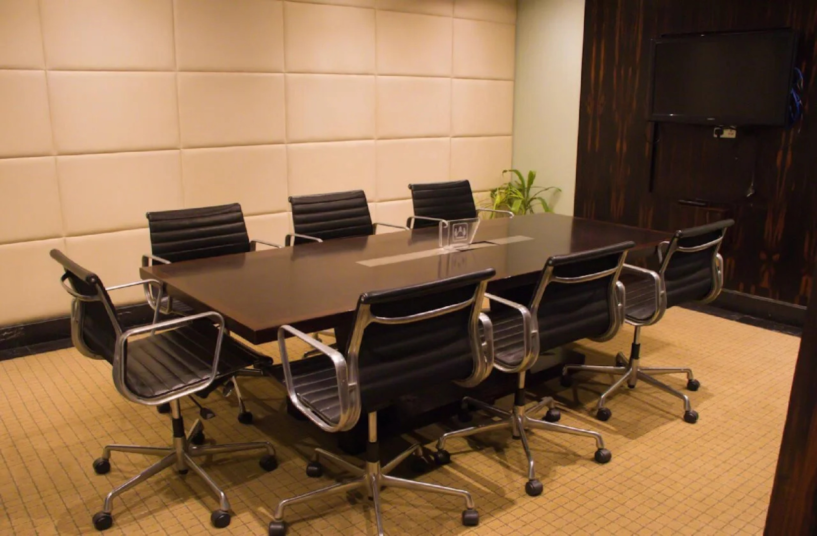 Le Royal Tower Hotel