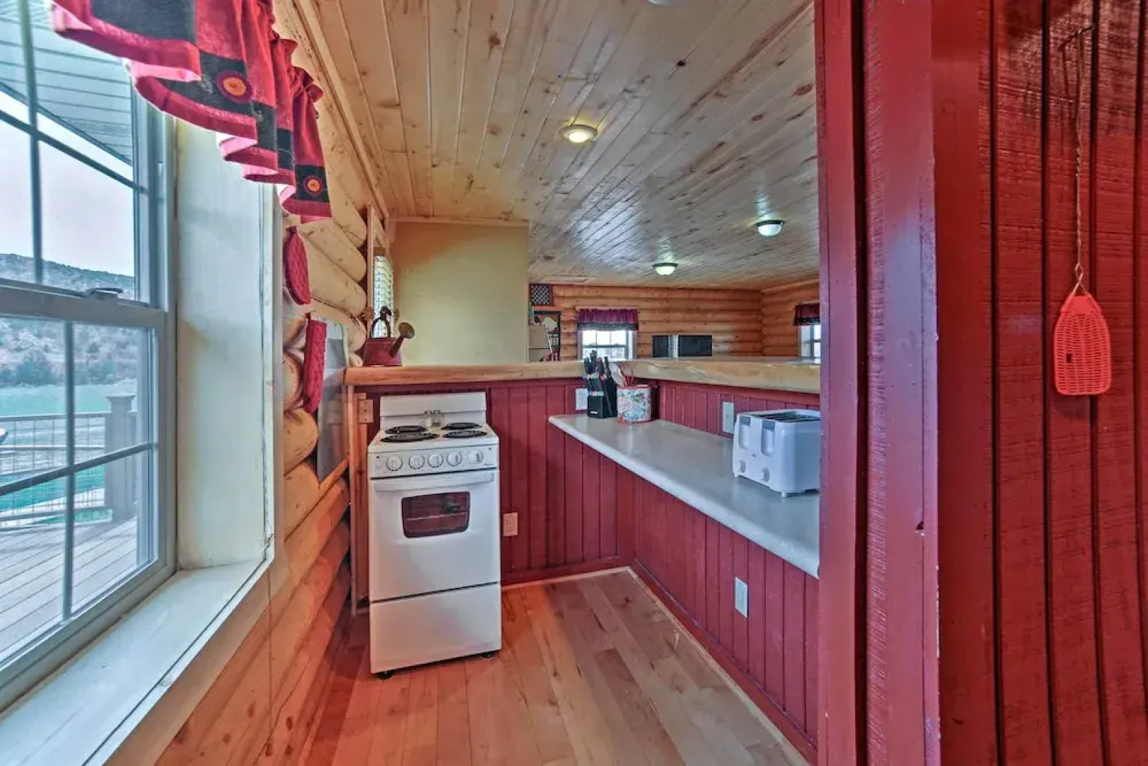 Rustic Cabin Near Palisade State Park w/ Deck!