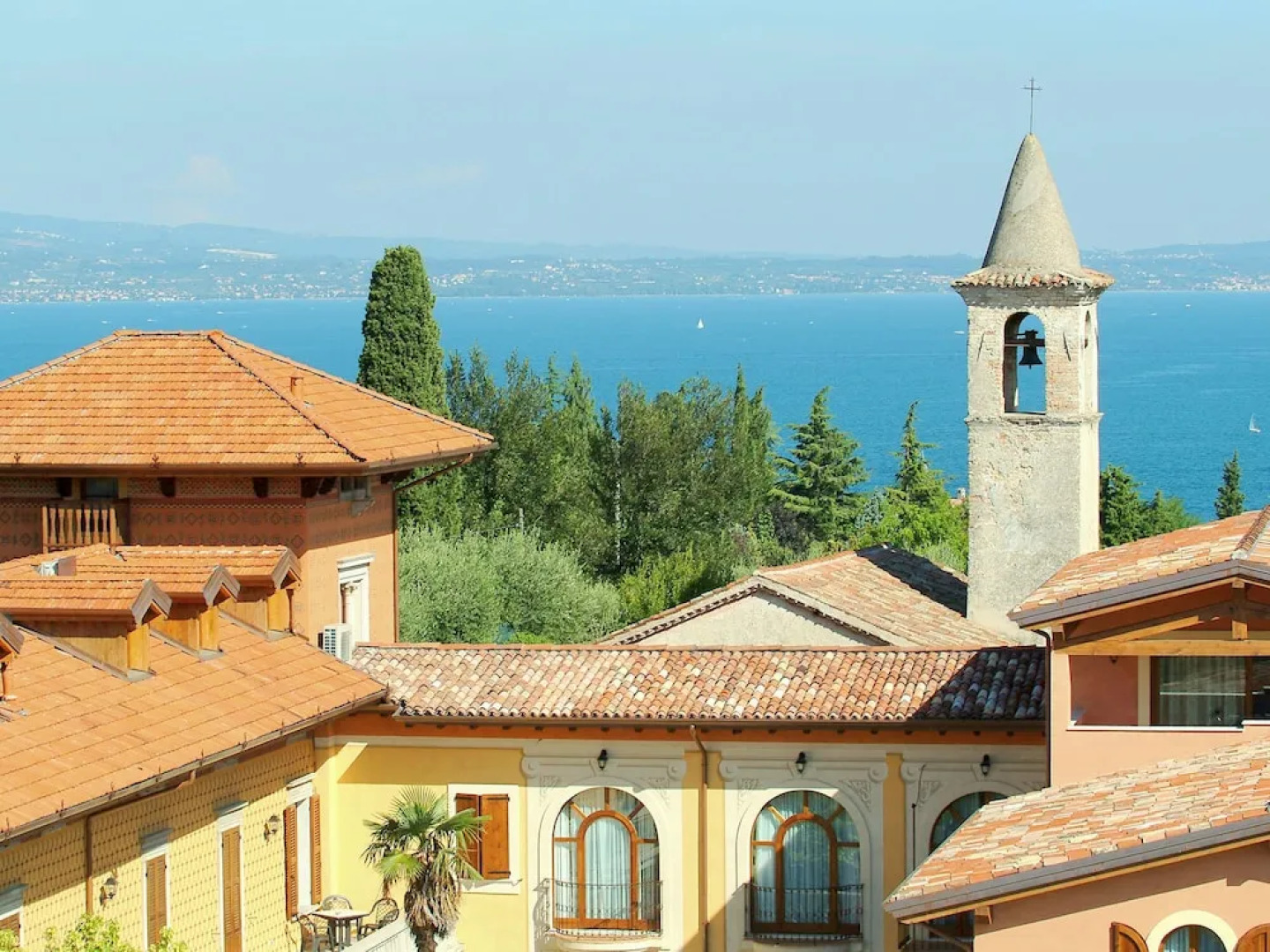 Cozy Holiday Home In Manerba del Garda With Pool