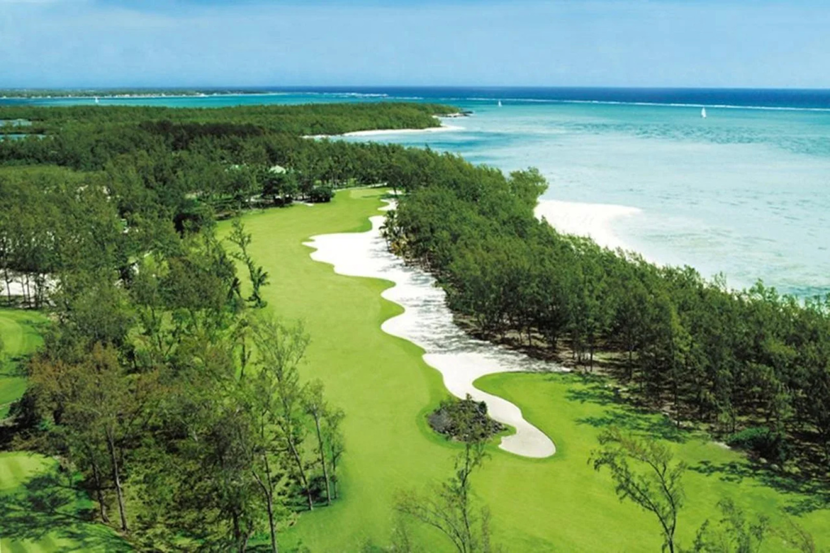 The Bay Club at Anahita