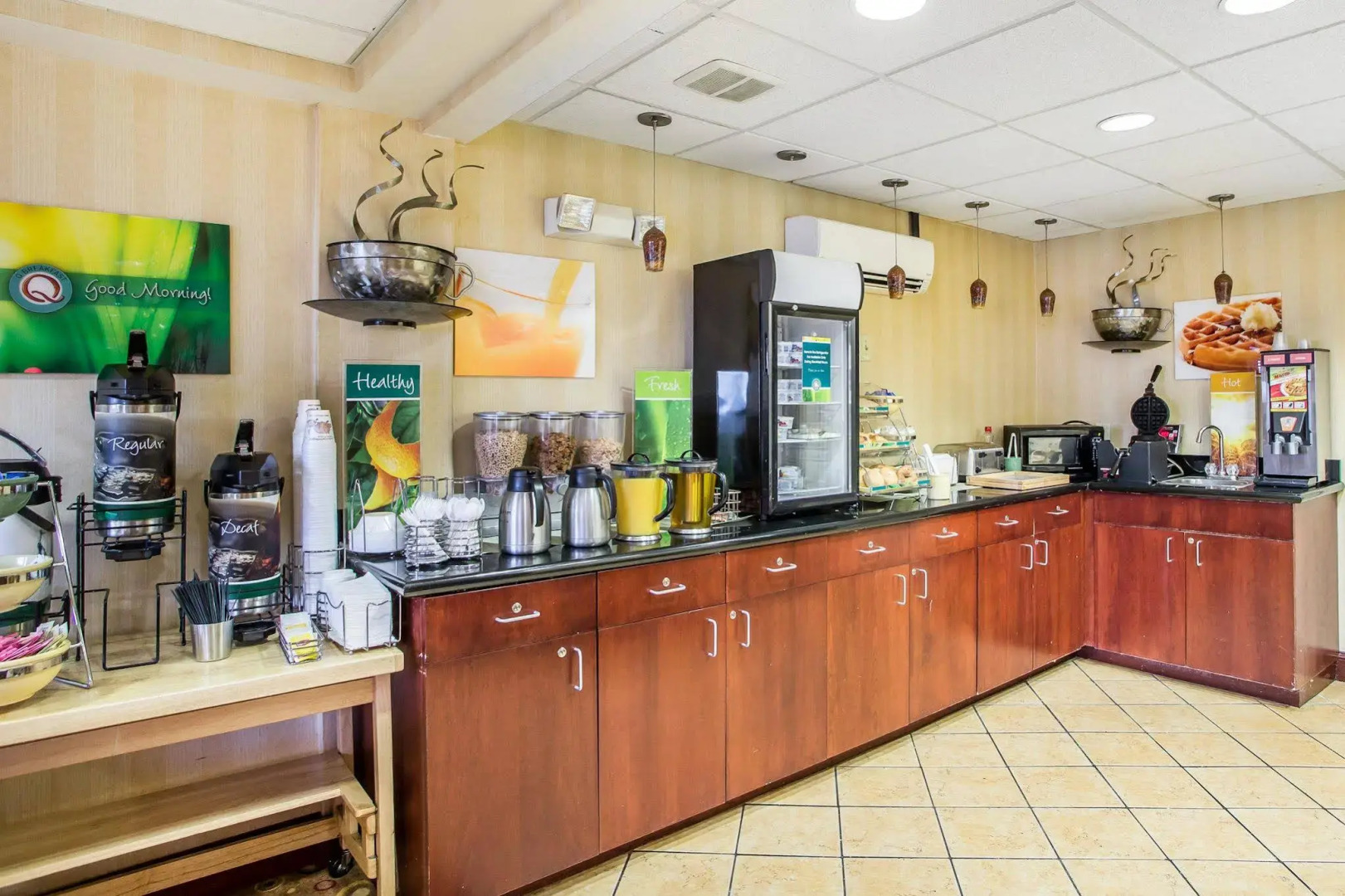 Hibiscus Inn & Suites