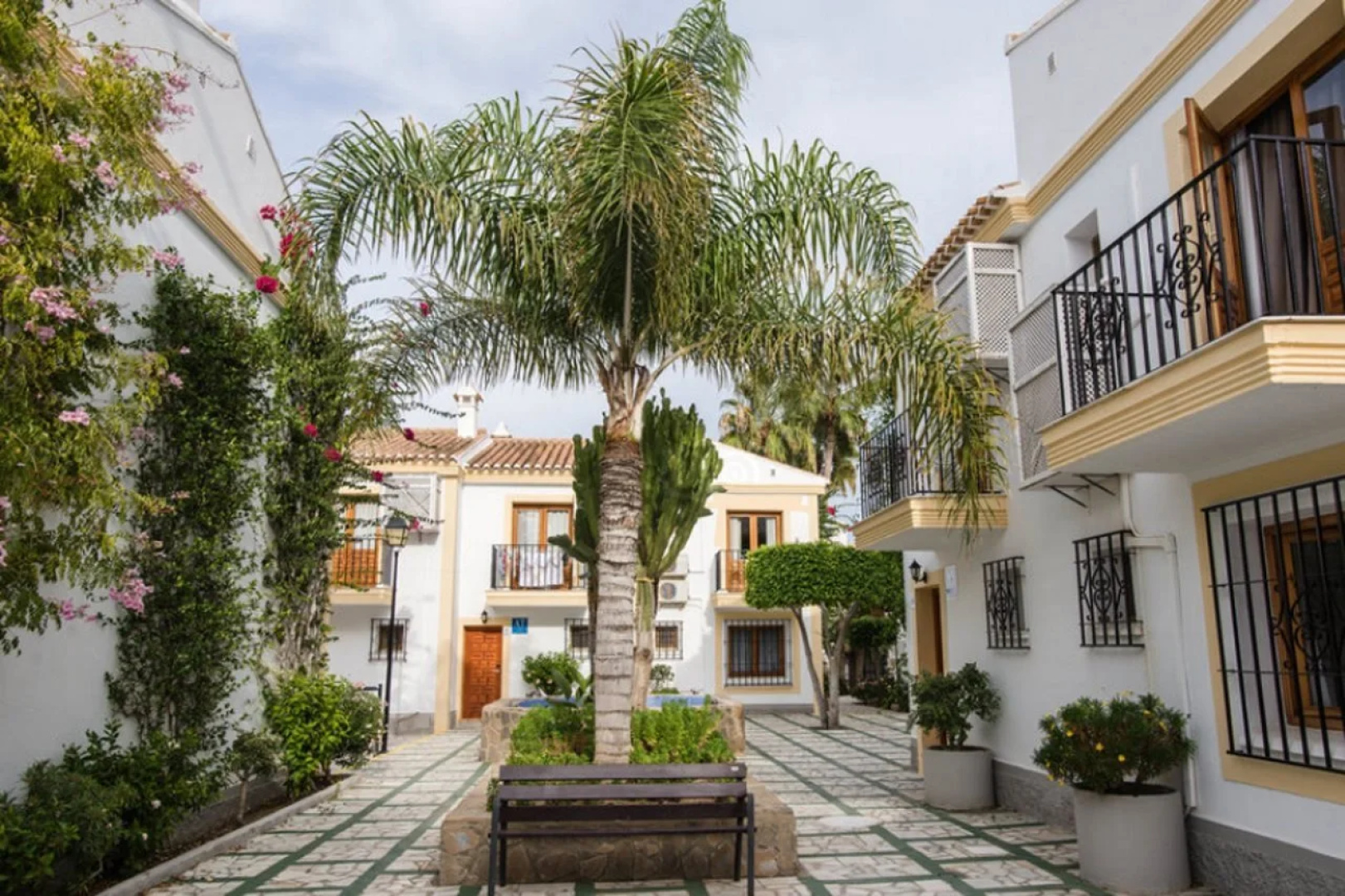 ALEGRIA Infiniti Beach Resort