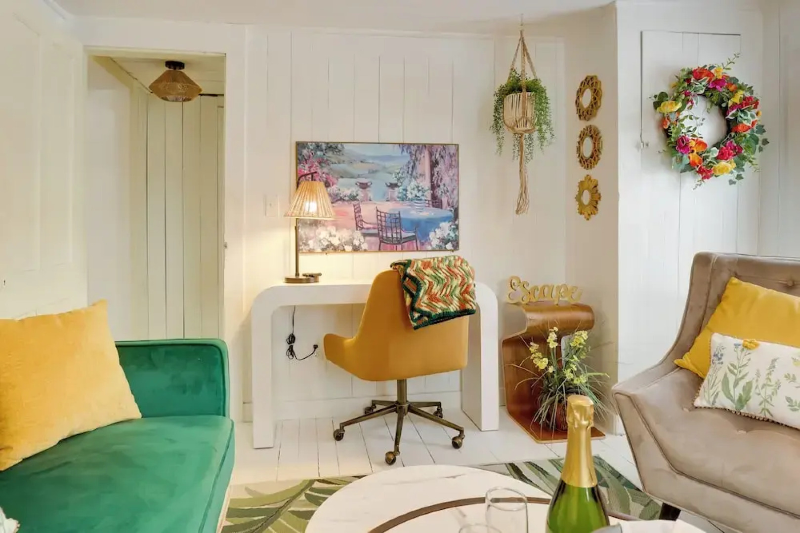 Walk to Eats: Mtn-view Hammondsport Hideaway!