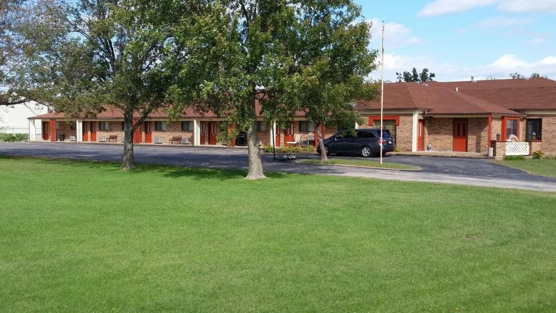 Land Of Ahs Motor Inn