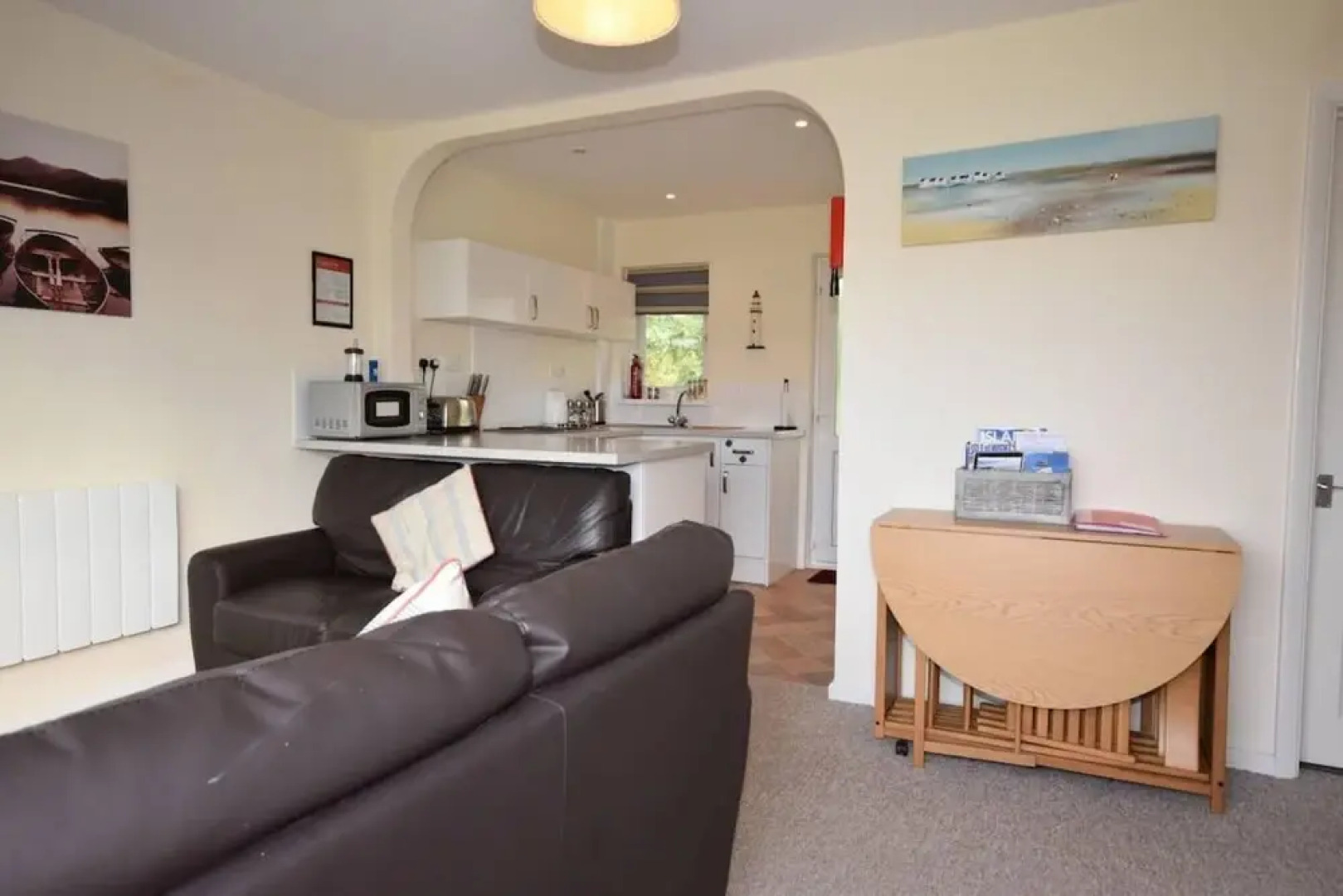 Seashells Dog Friendly Seaview Beach Chalet Sleeps 4 Beach Opposite