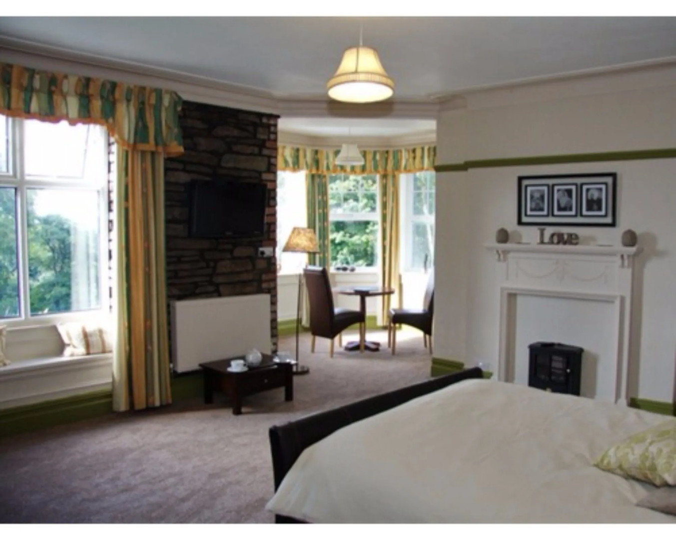 Broadway Country House