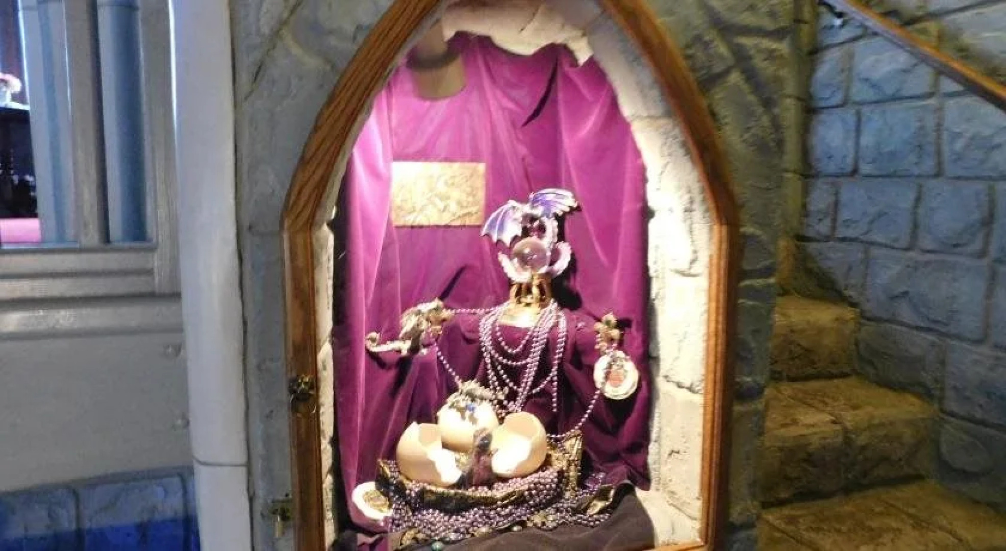 Castle Wood Theme Cottages- COUPLES ONLY