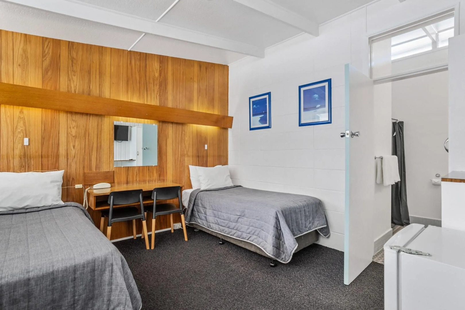 Riverfront Motel & Restaurant