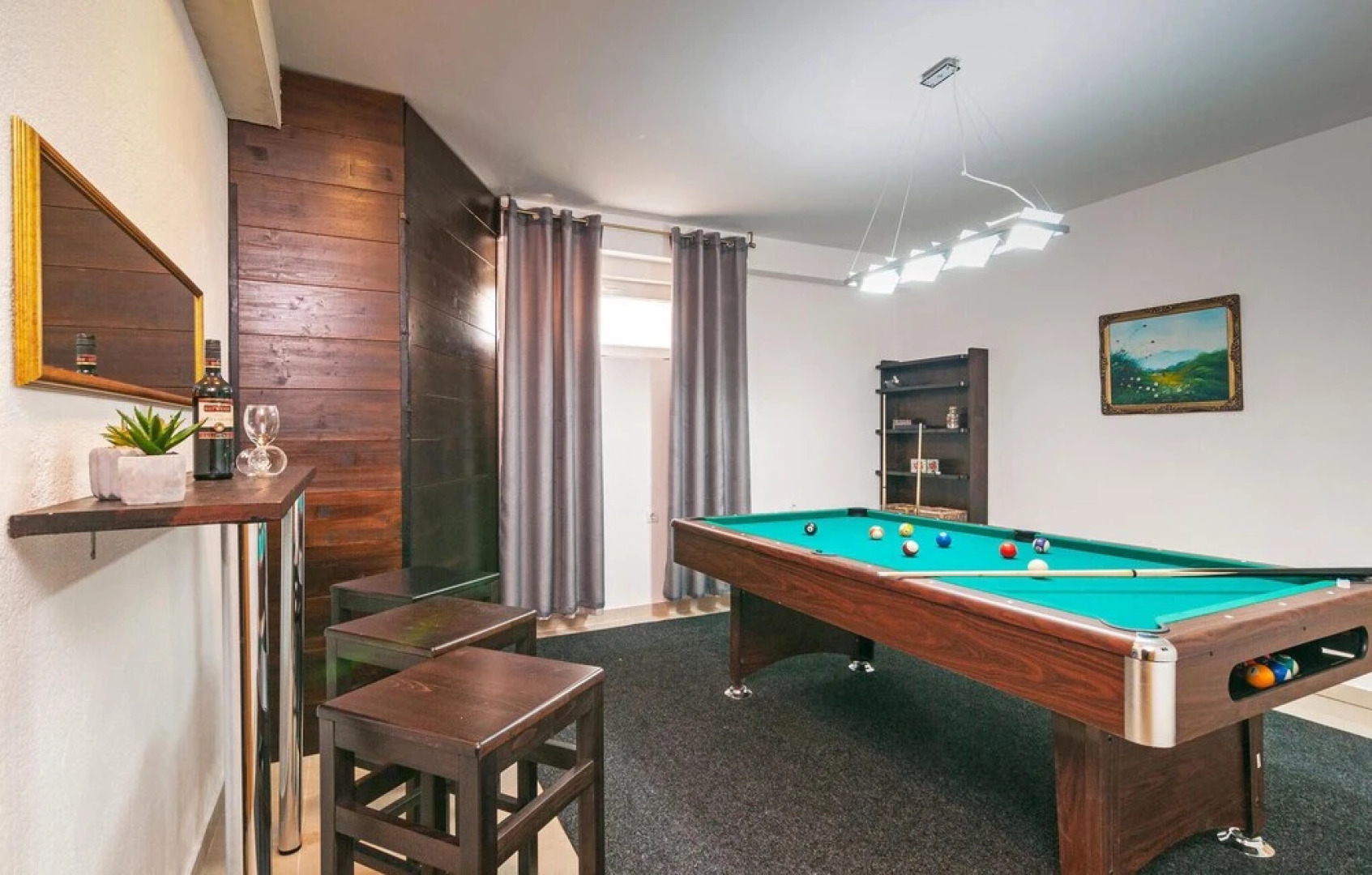 Stunning Home in Zrnovnica With Wifi and 6 Bedrooms