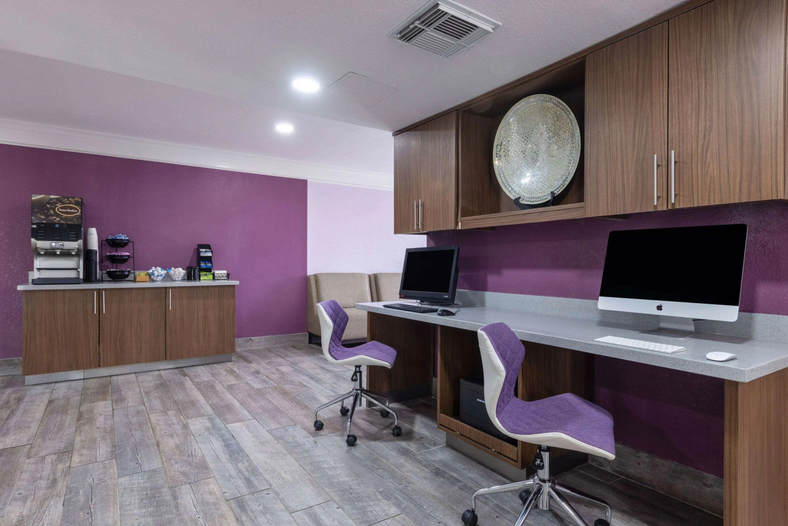 La Quinta Inn by Wyndham Kansas City Lenexa