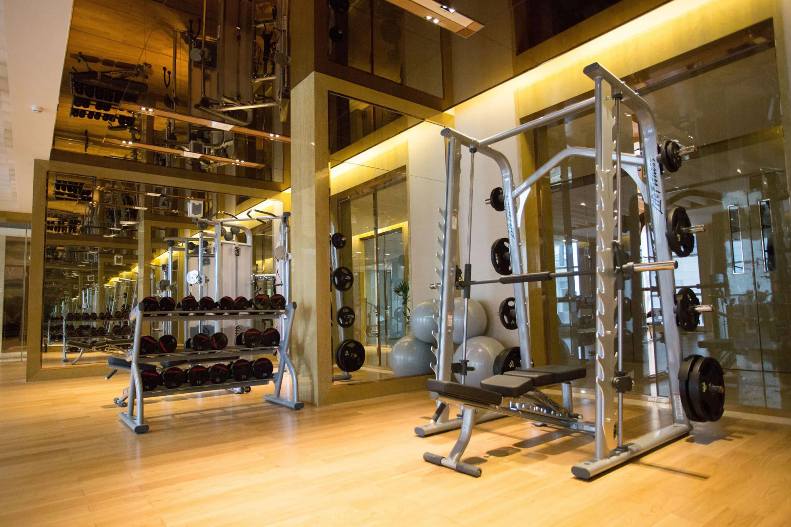 Pullman Shishi Mattison