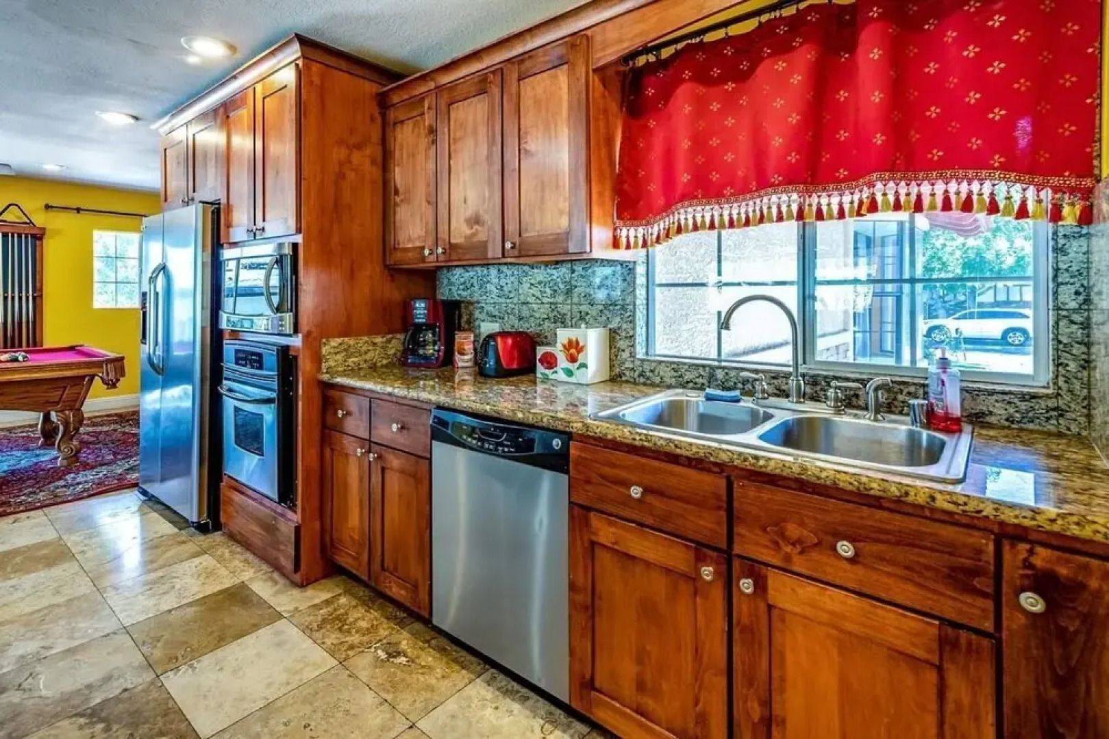 Las Vegas Elegance! Pool Table & Sparkling Pool!