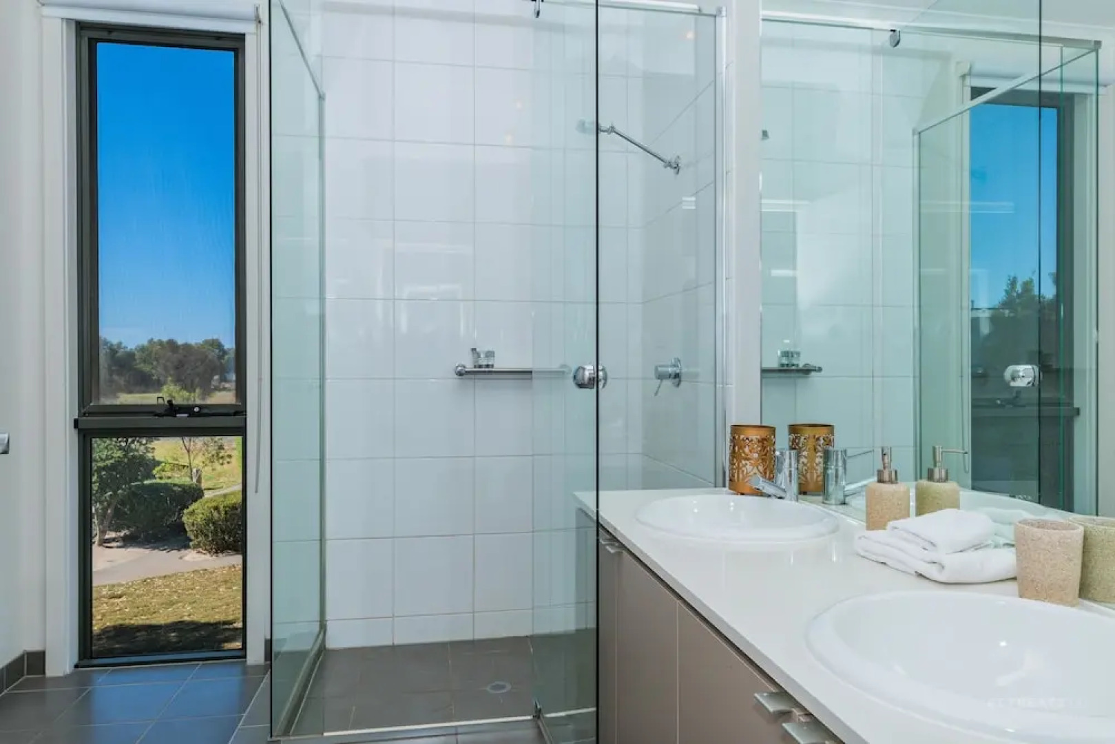 Poolside 3 Bedroom Condo