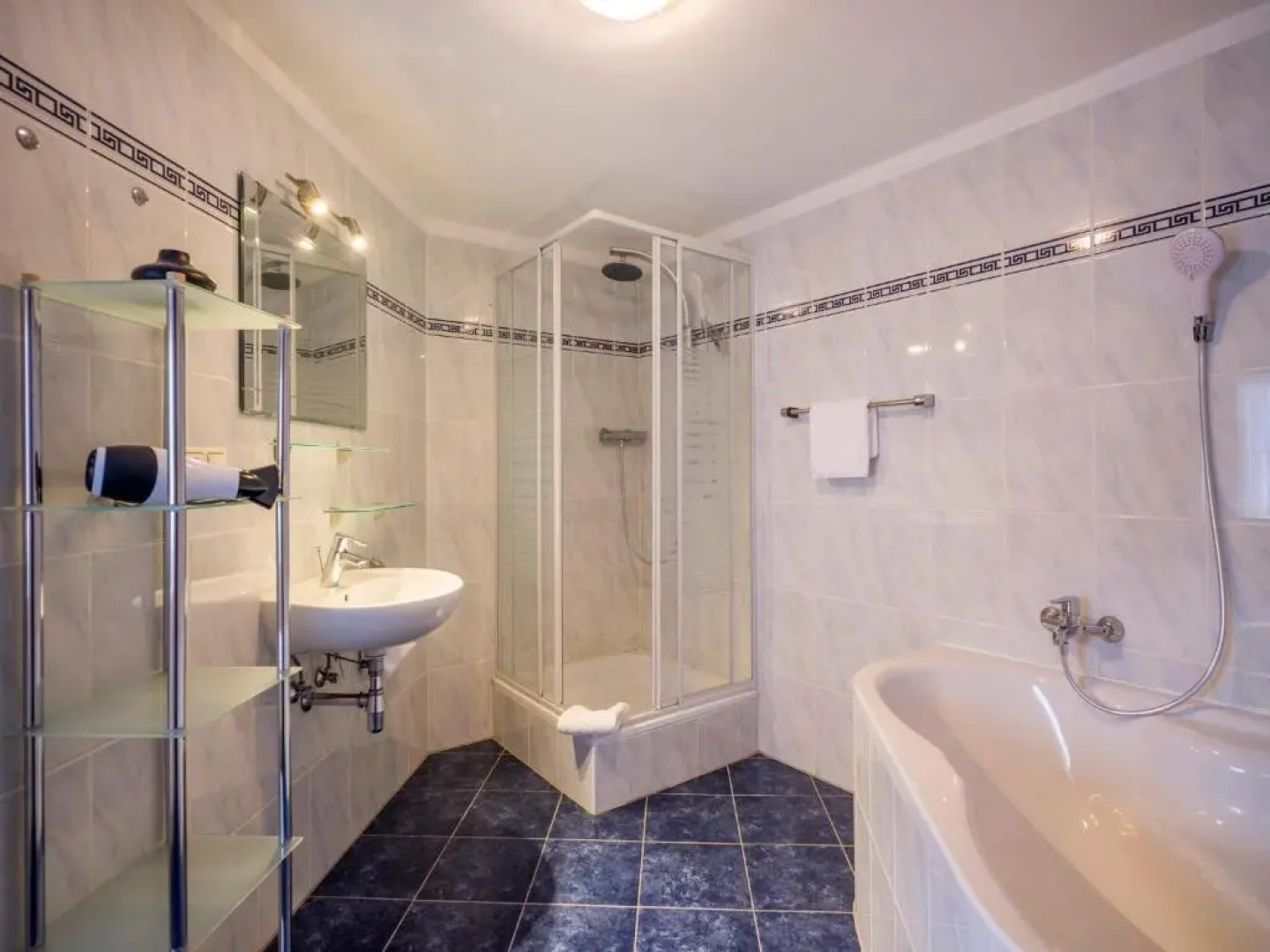 Familienfreundliche Ferienwohnung mit eigener Terrasse, FeWo 8