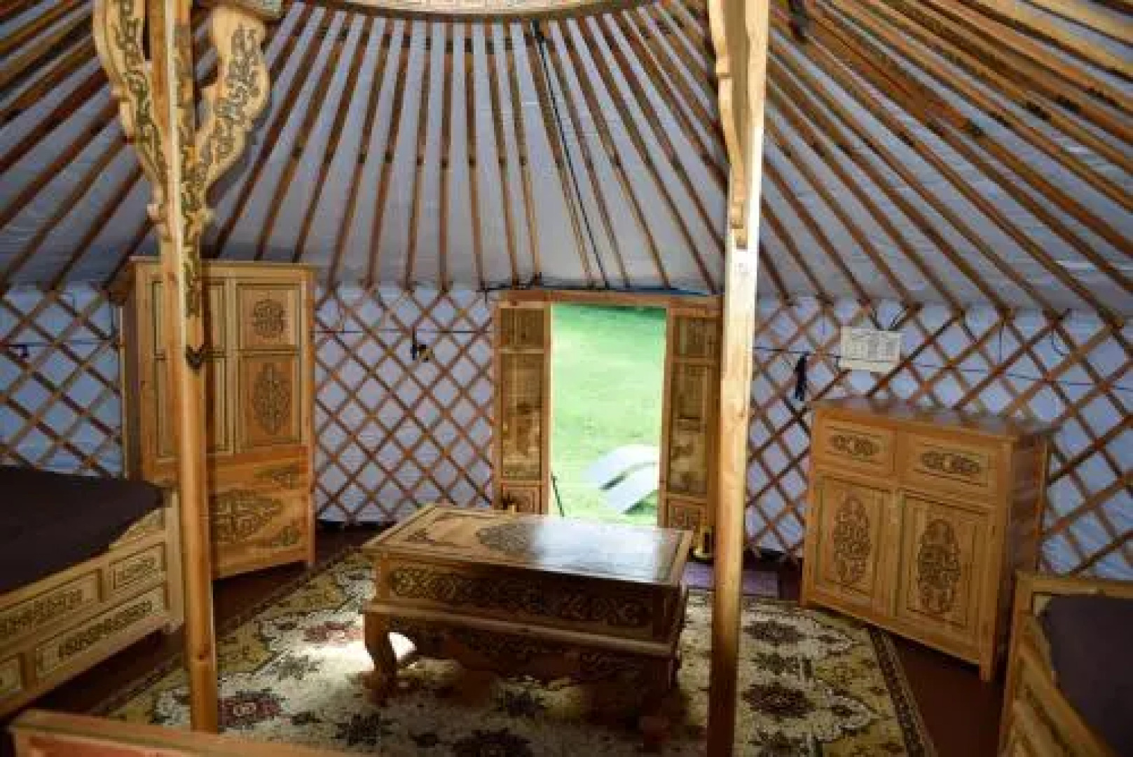 Yourtes et Roulottes de la Laïta