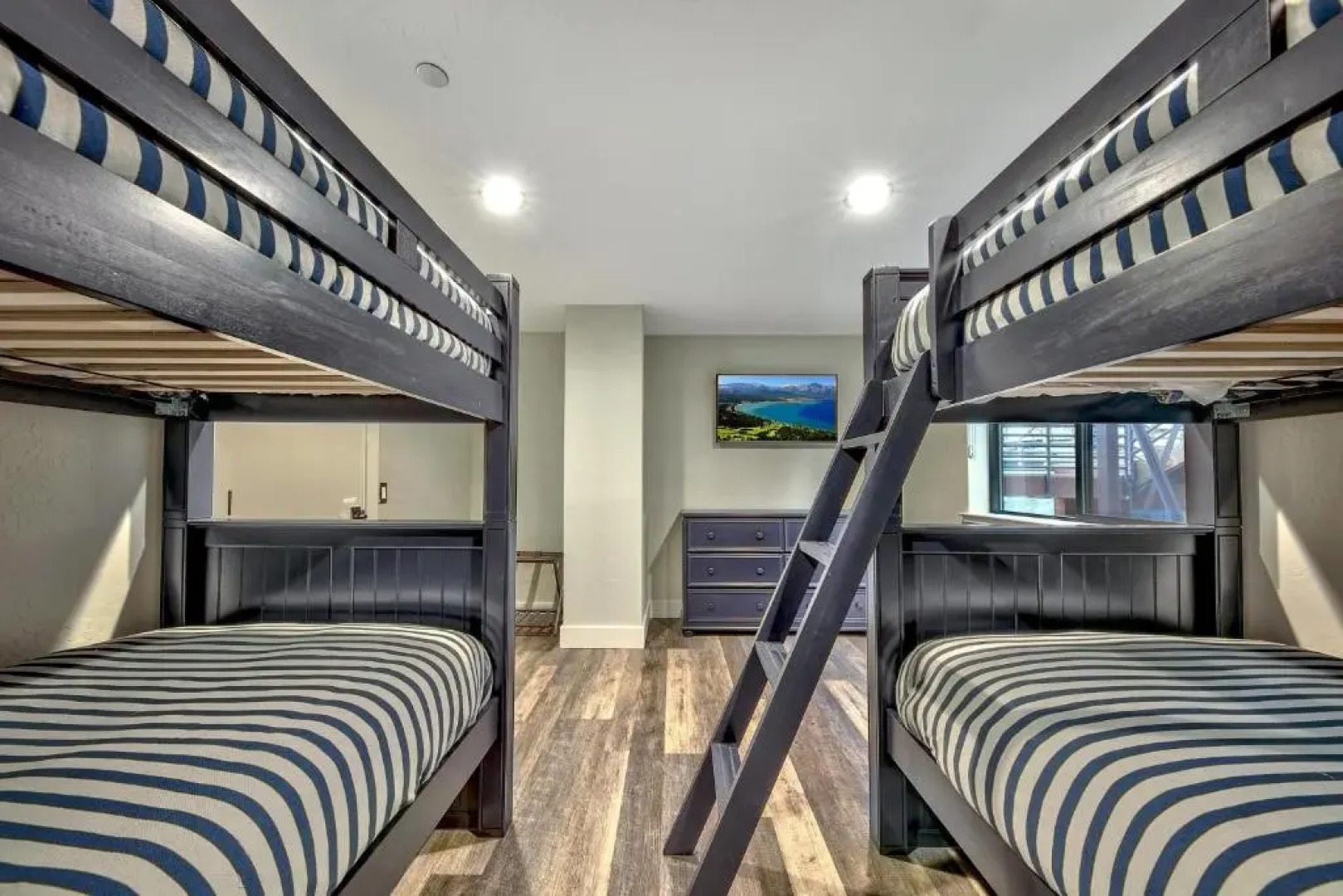 LUXE 15 Blue Diamond Lodge Lake Tahoe Hot Tub