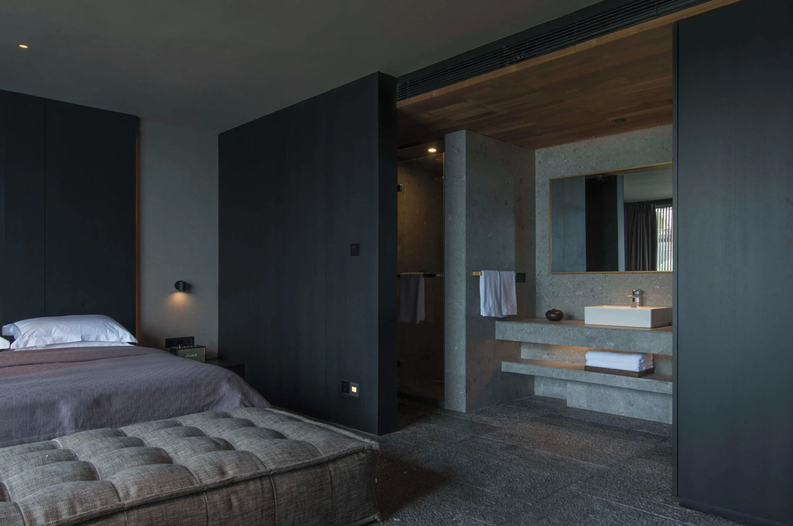 Yakamoz Resort by Er-Hai