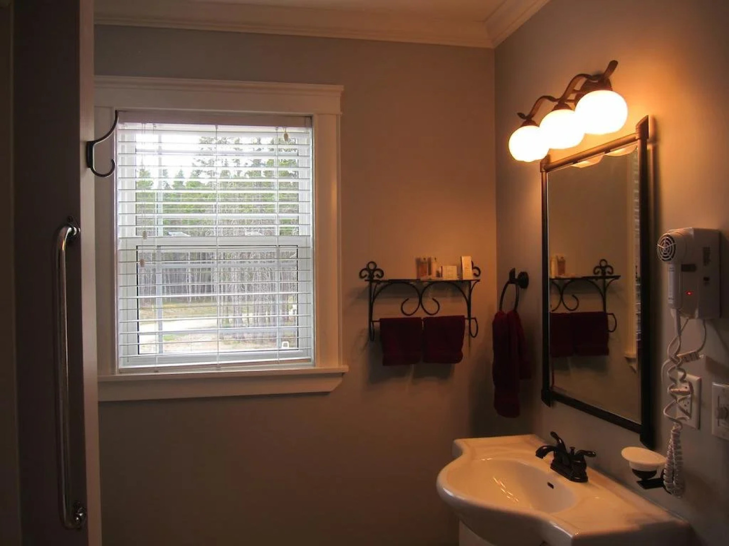 Old Rocky Brook Road B&B