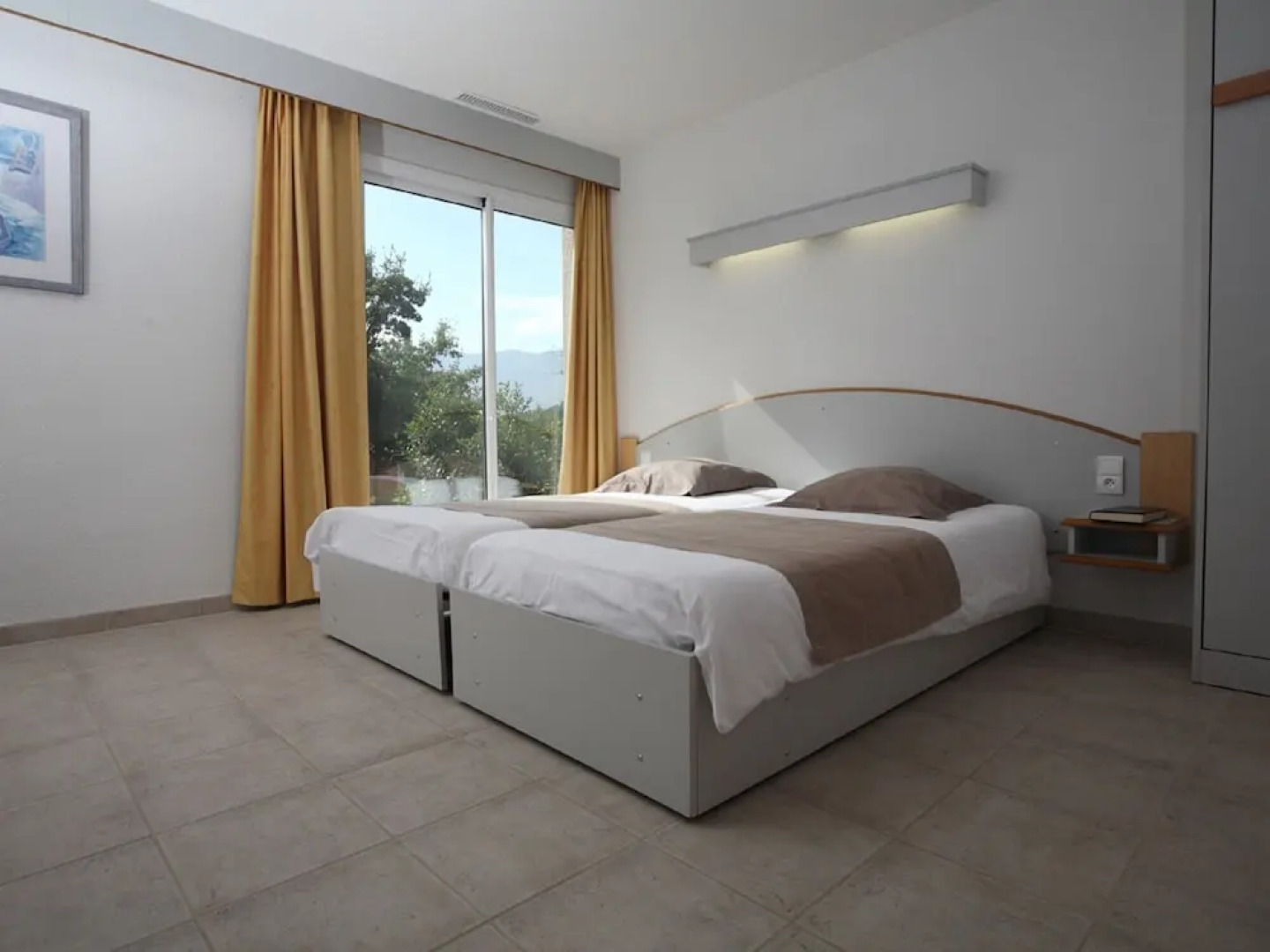 Homey Bungalow With Dishwasher on a Green Domain