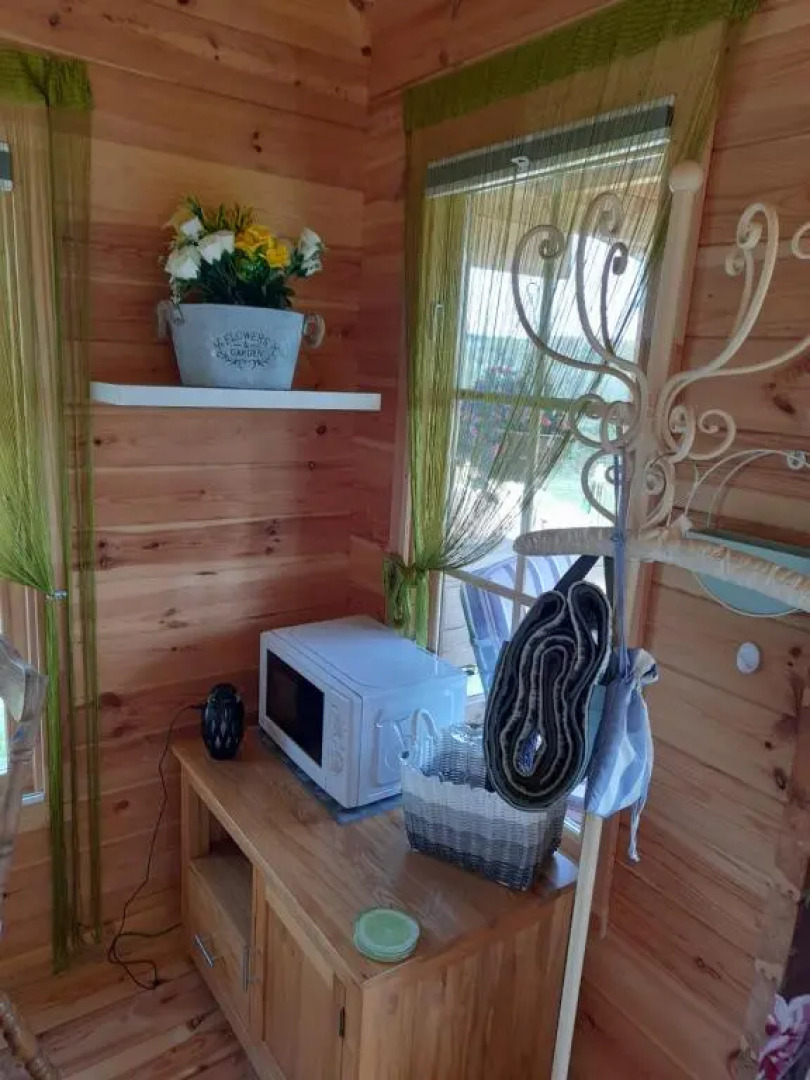 Log cabin retreat and luxury bell tent