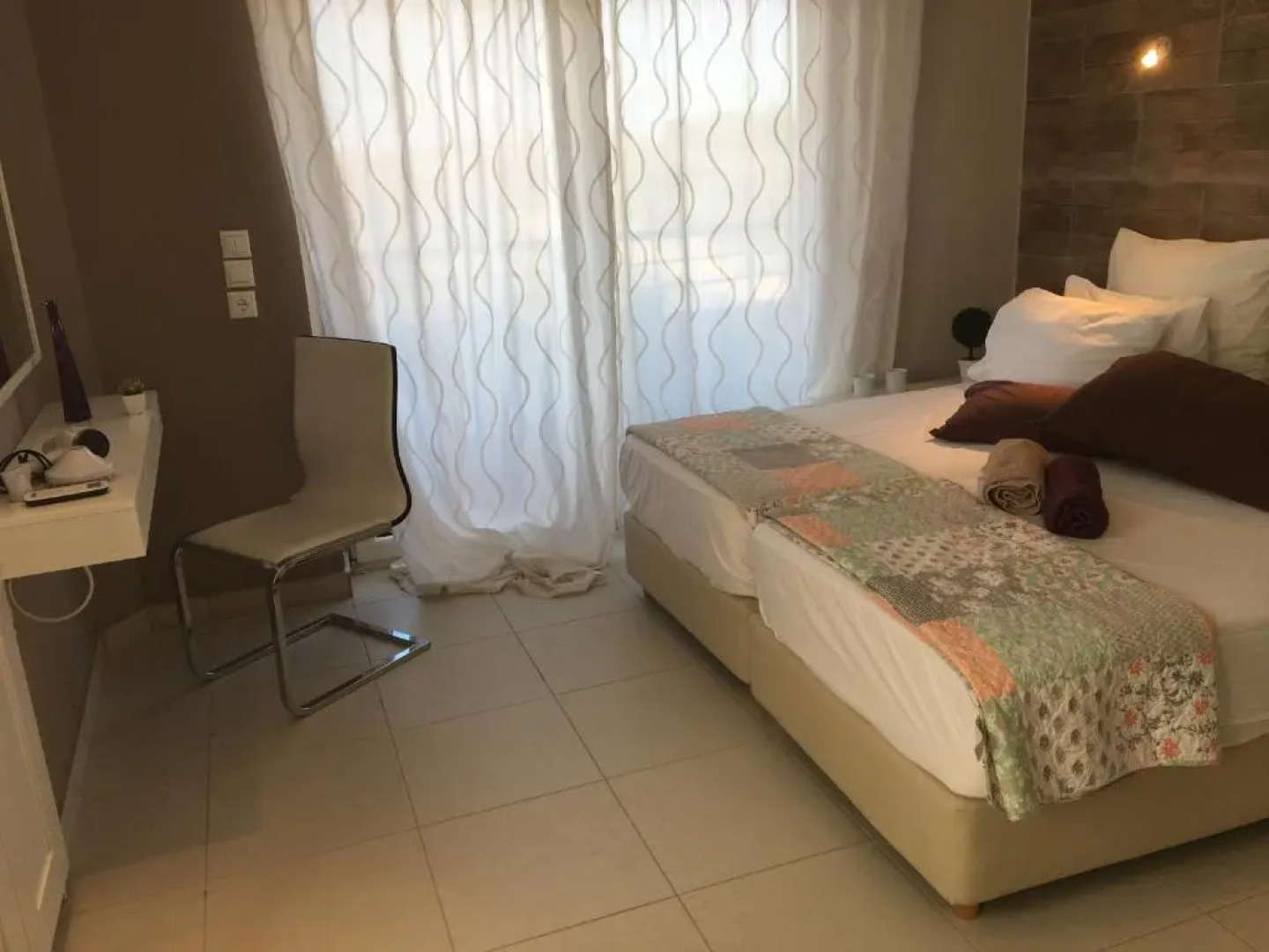 Er.Zo Summer Studios