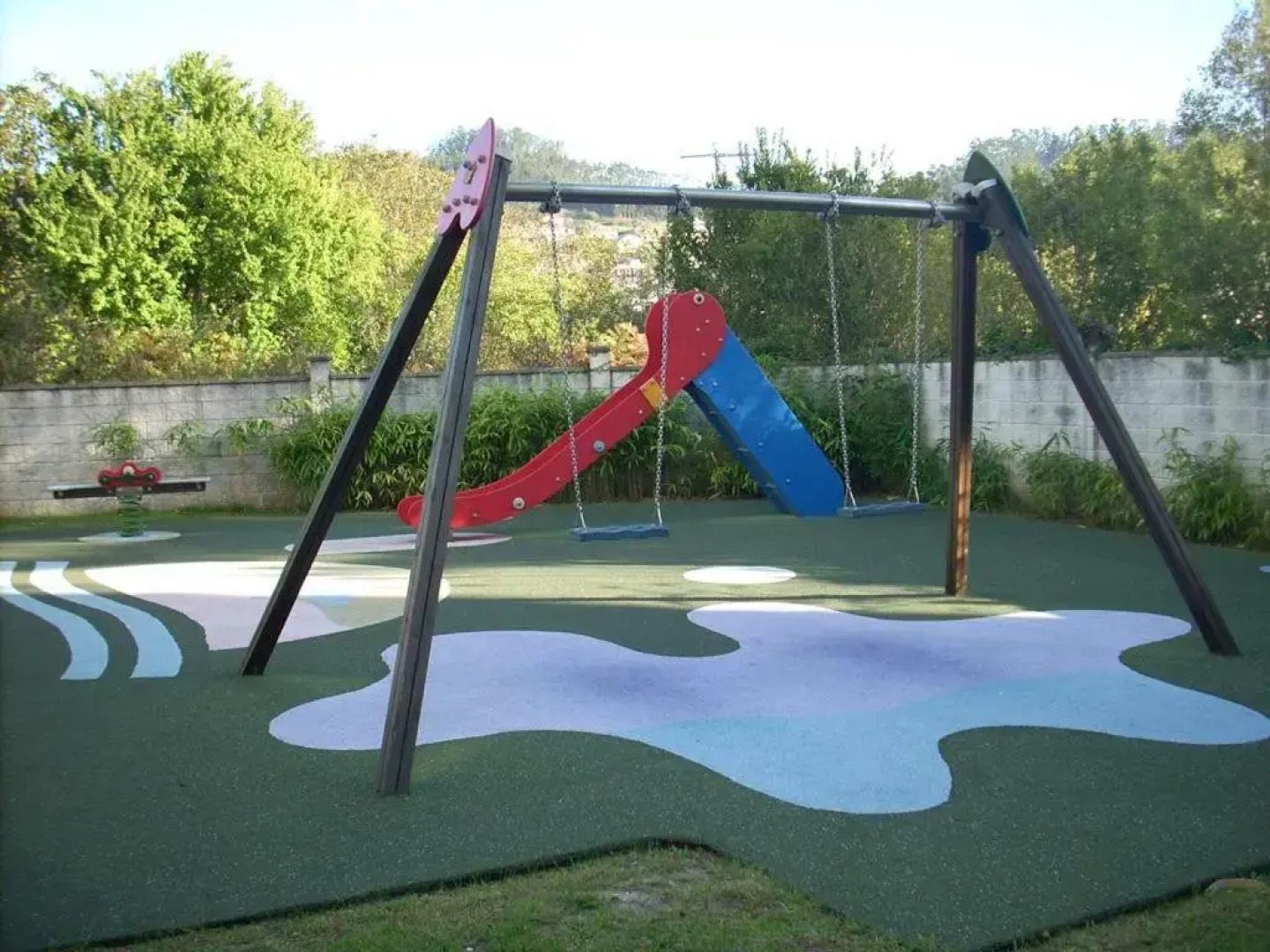 Mar azul en puerto azul