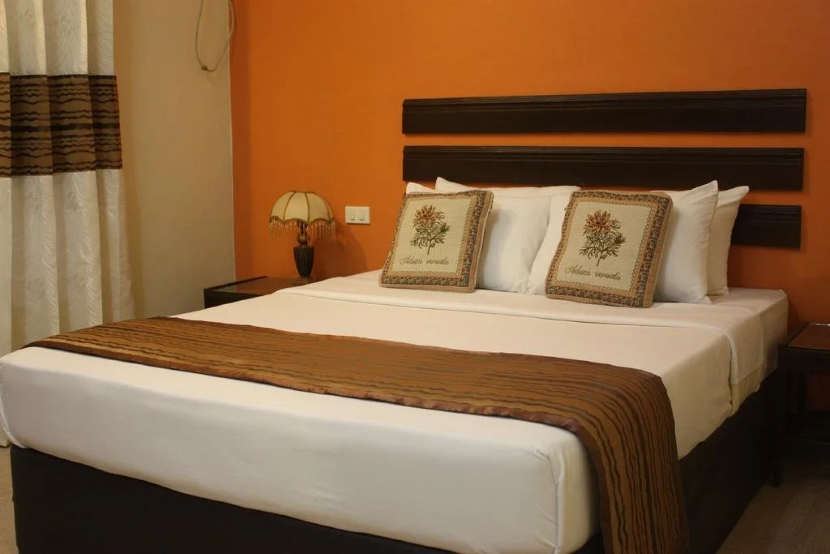 La Piscine Bed And Breakfast