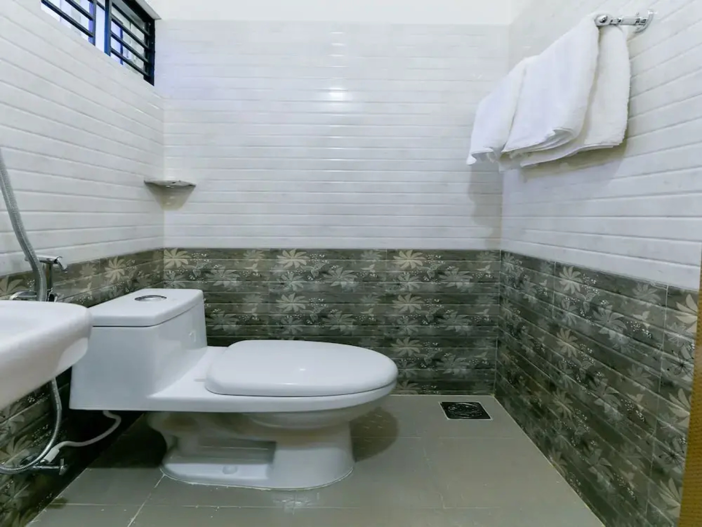 OYO 14879 Home Elegant 1BHK Kochi Airport
