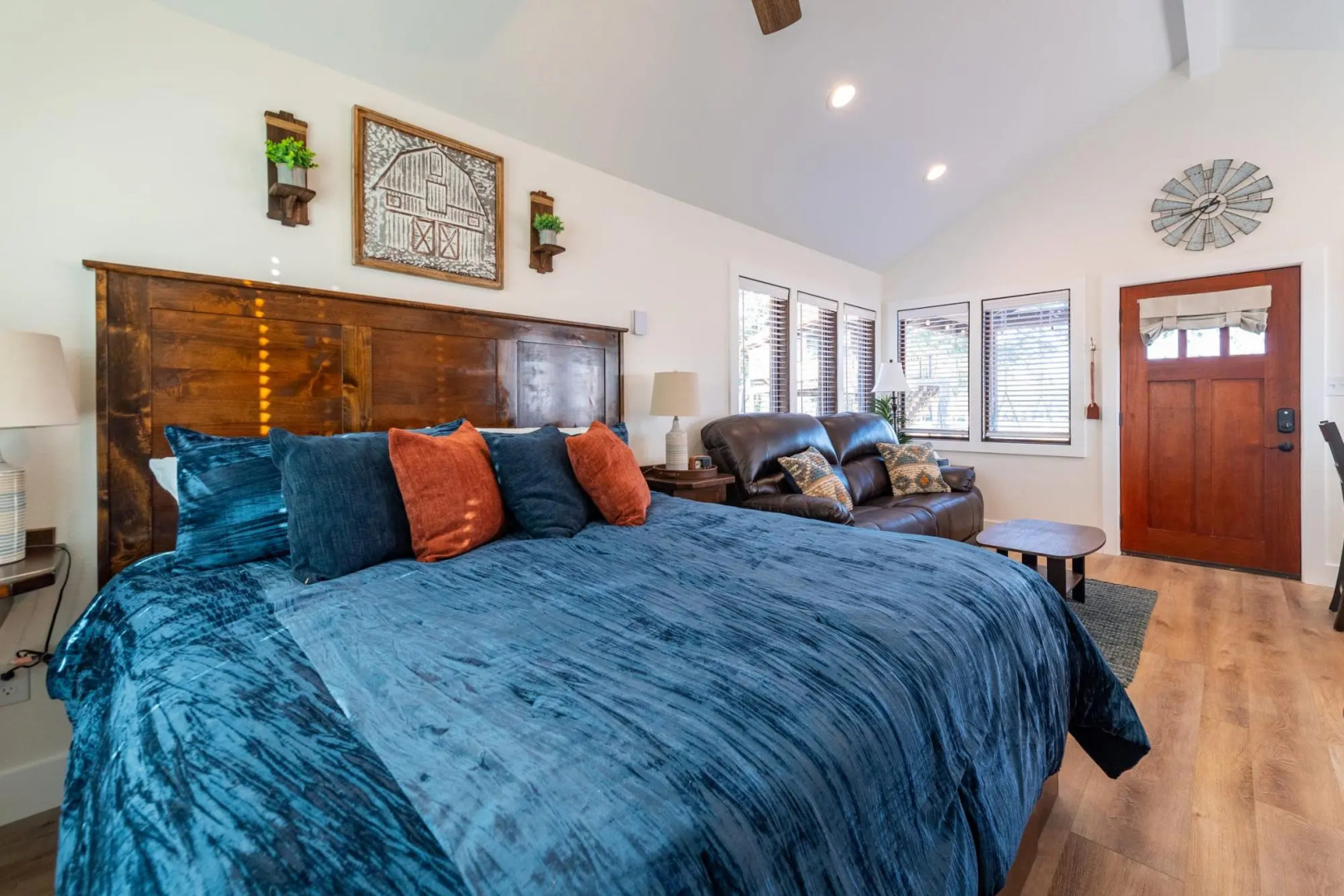 The Barn Swallow Cabin 15MIN to Magnolia & Baylor