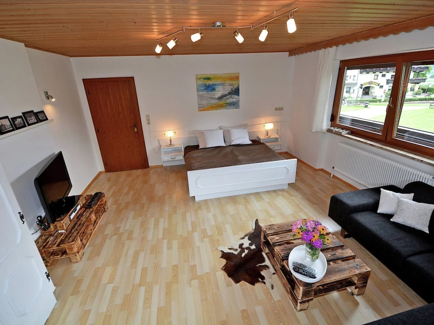 Contemporary Hillside Holiday Home in Schlitters