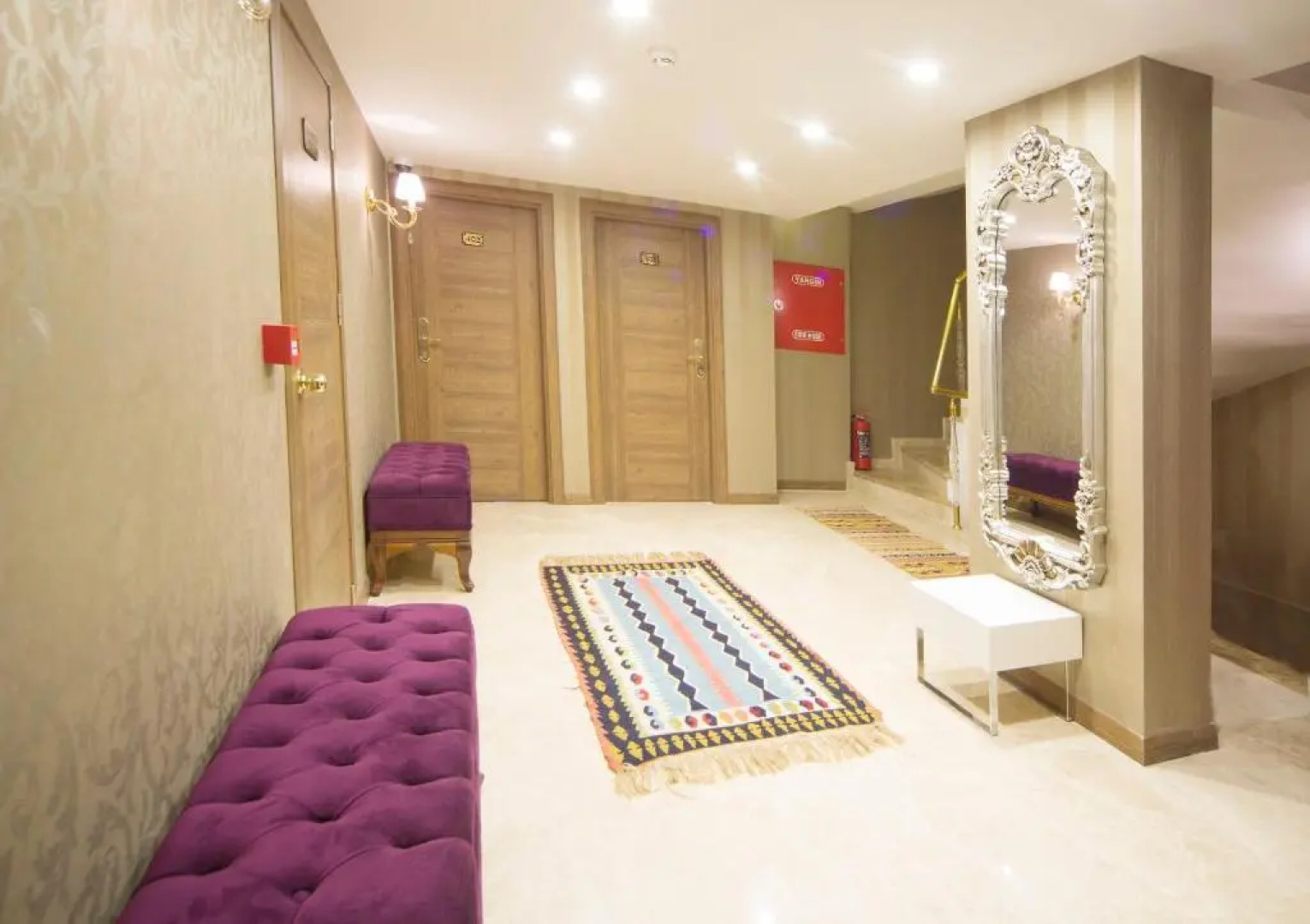 Golden Rain Hotel Old City