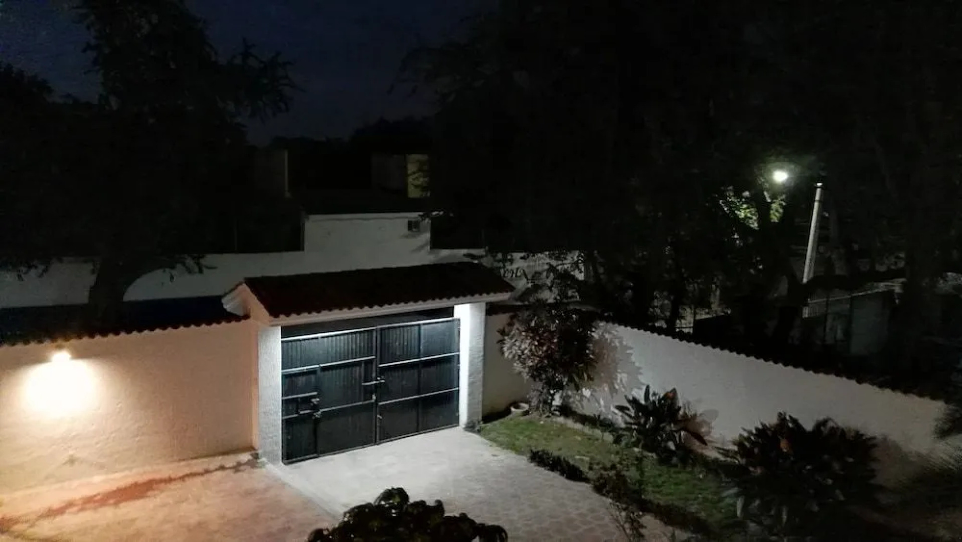 Lia Ajijic - Lakeside B&B