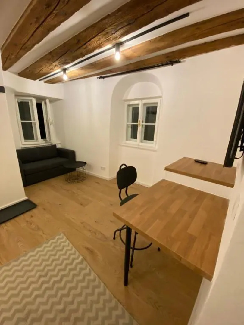 Cozy/Tiny/Creative living in a historical old town